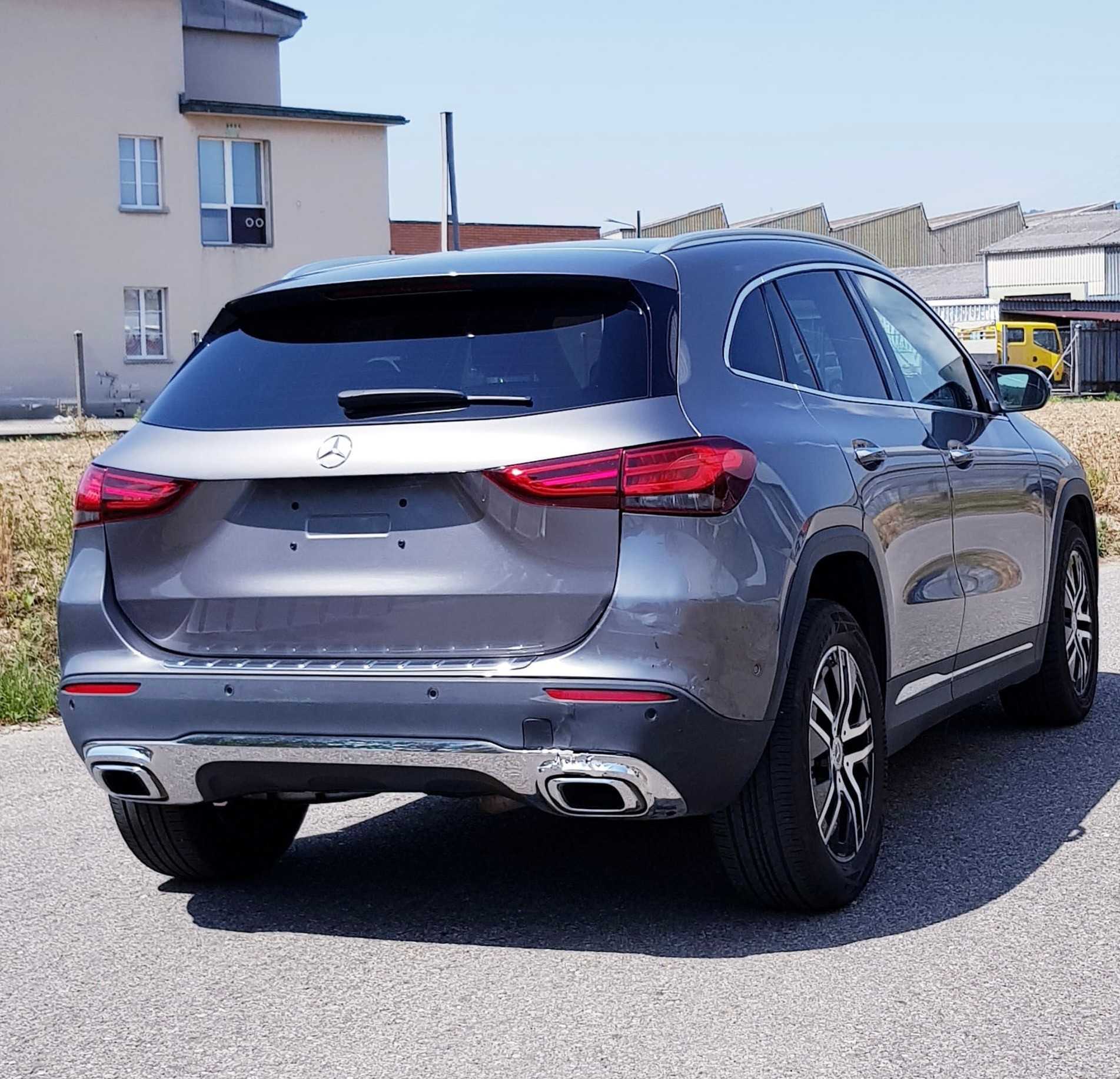 MERCEDES-BENZ GLA 220 d 4 MATIC Leasing Finanzierung-image-2