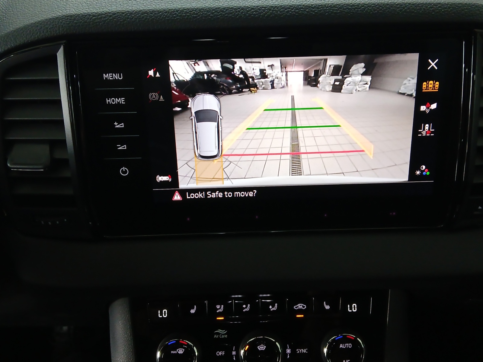 SKODA Karoq 2.0 TSI SportLine 4x4 DSG-image-15