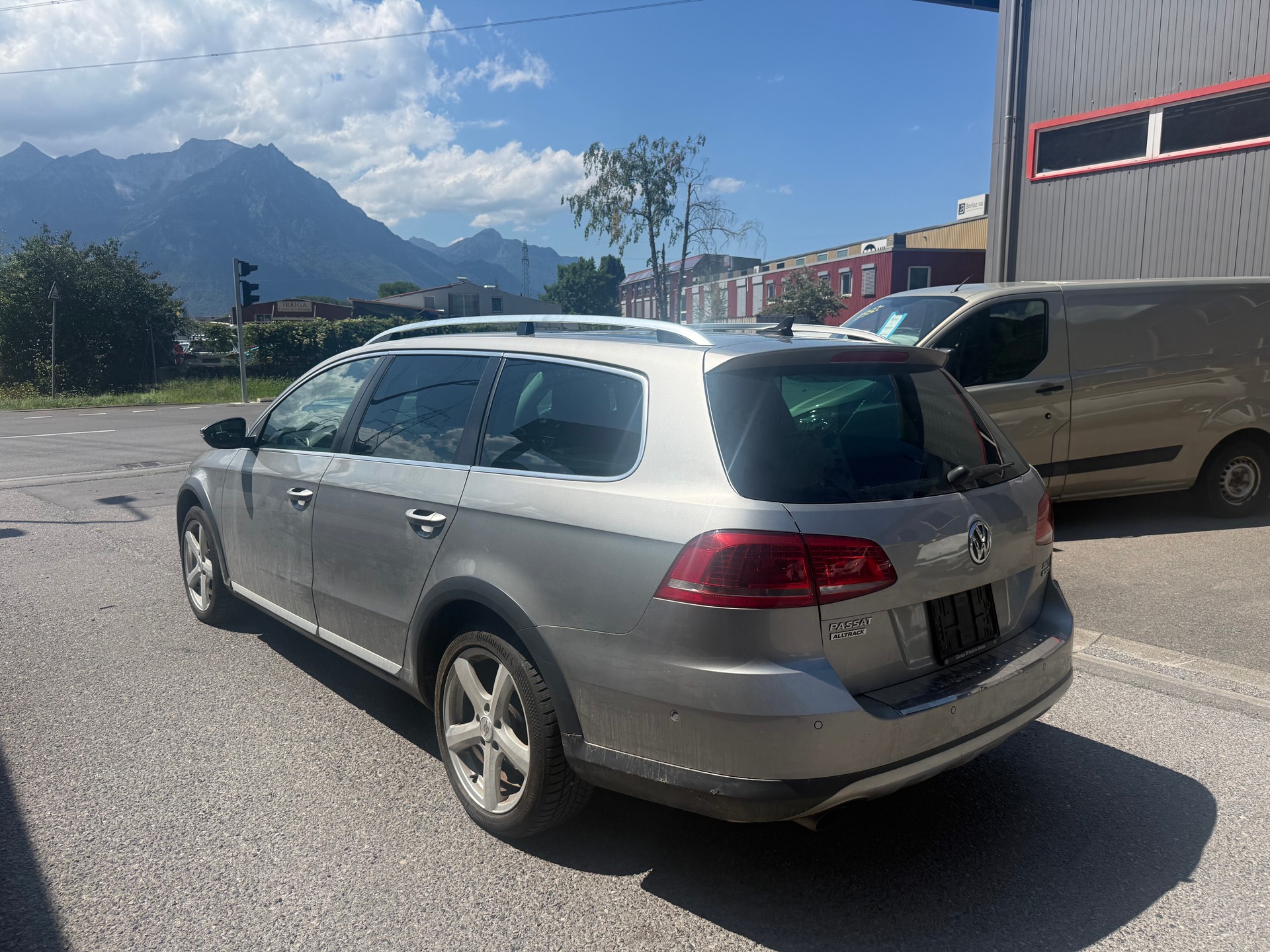 VW Passat Alltrack 2.0 TSI 4Motion DSG-image-3