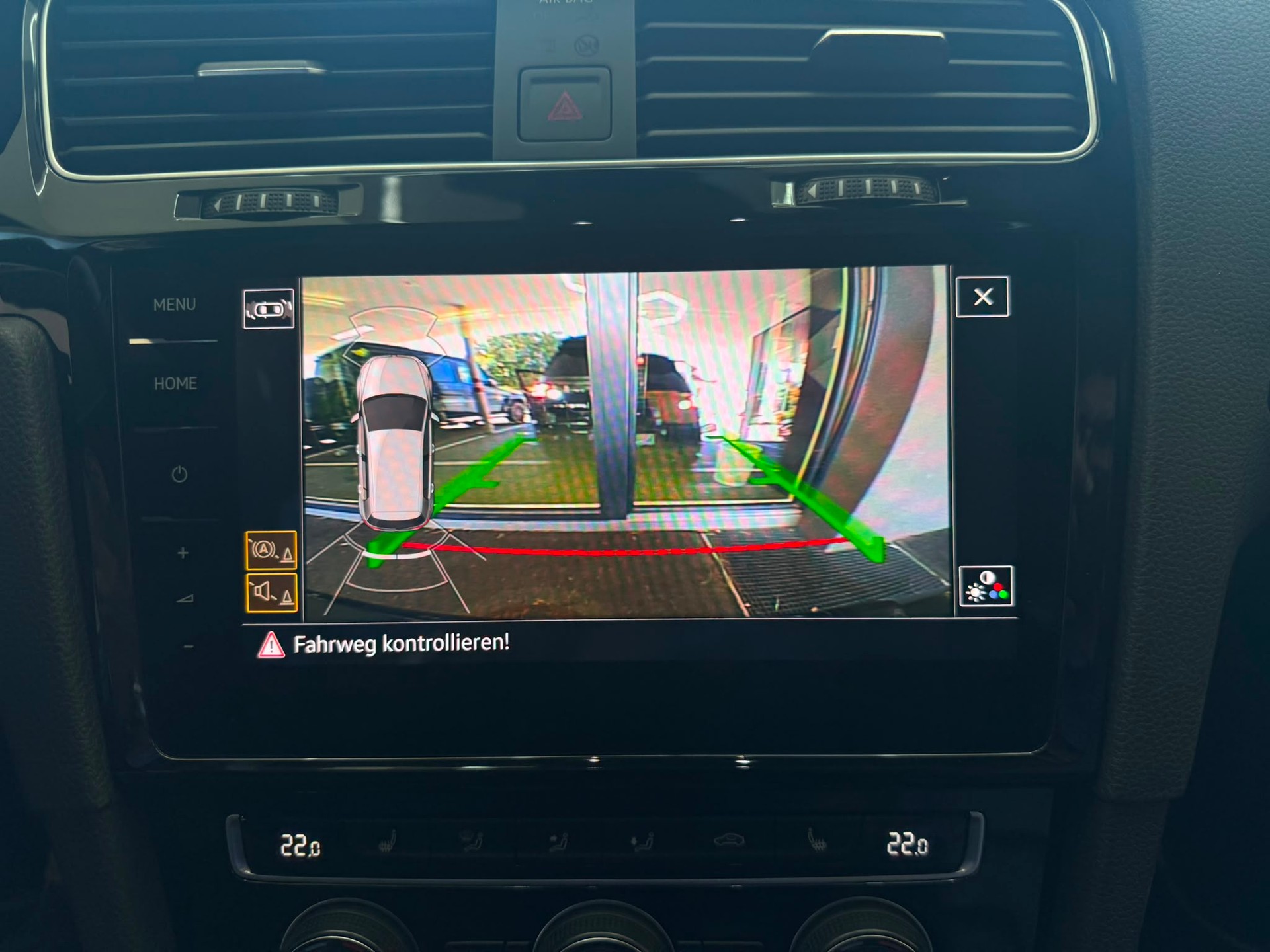 VW Golf 2.0 TSI R *Akrapovic* *Rear View* *ACC* 4Motion DSG-image-28