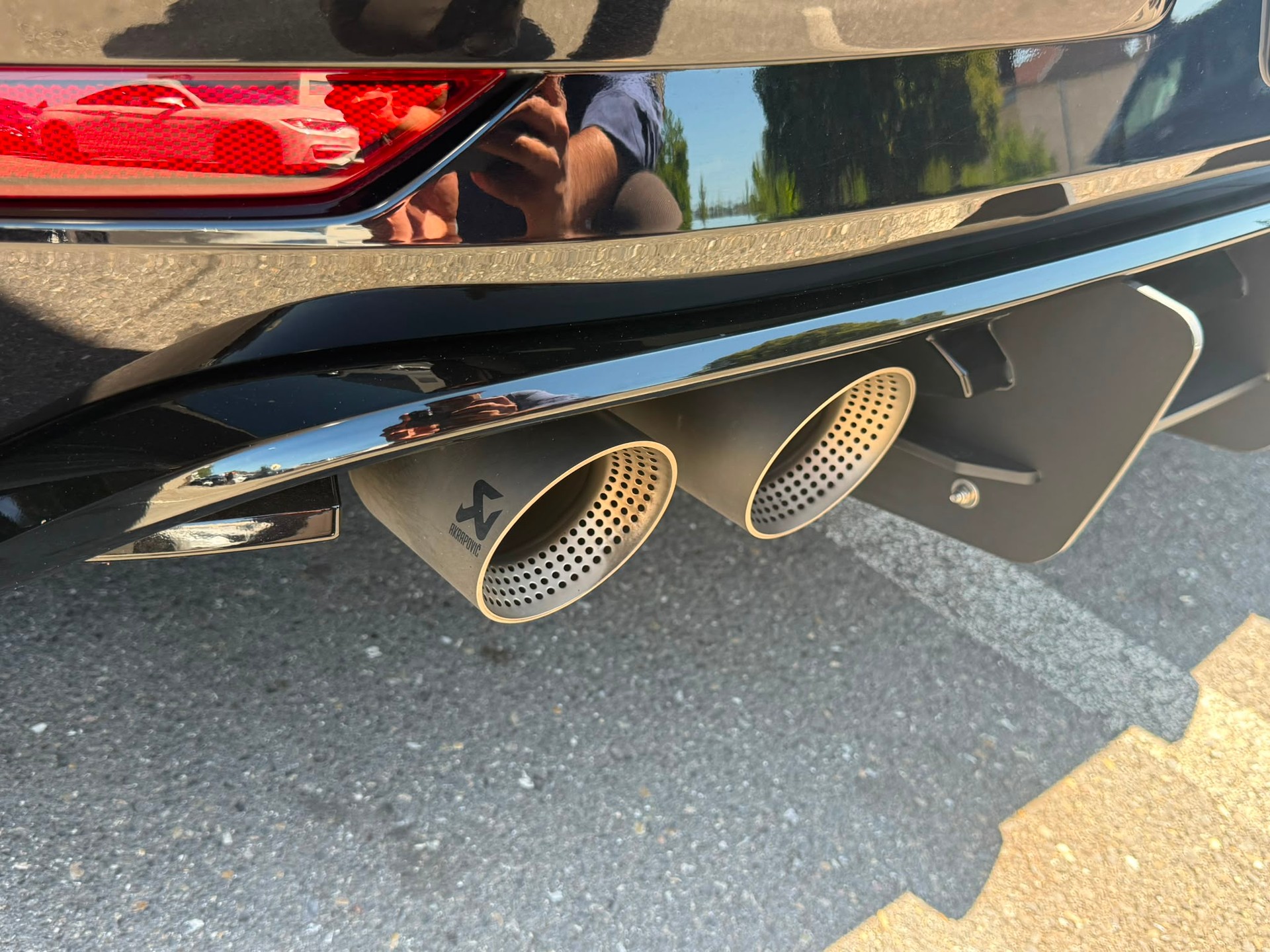 VW Golf 2.0 TSI R *Akrapovic* *Rear View* *ACC* 4Motion DSG-image-9
