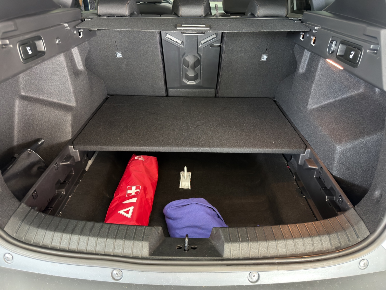 DACIA Bigster TCe 130 48V Extreme 4x4 *mit Anhängerkupplung*-image-26