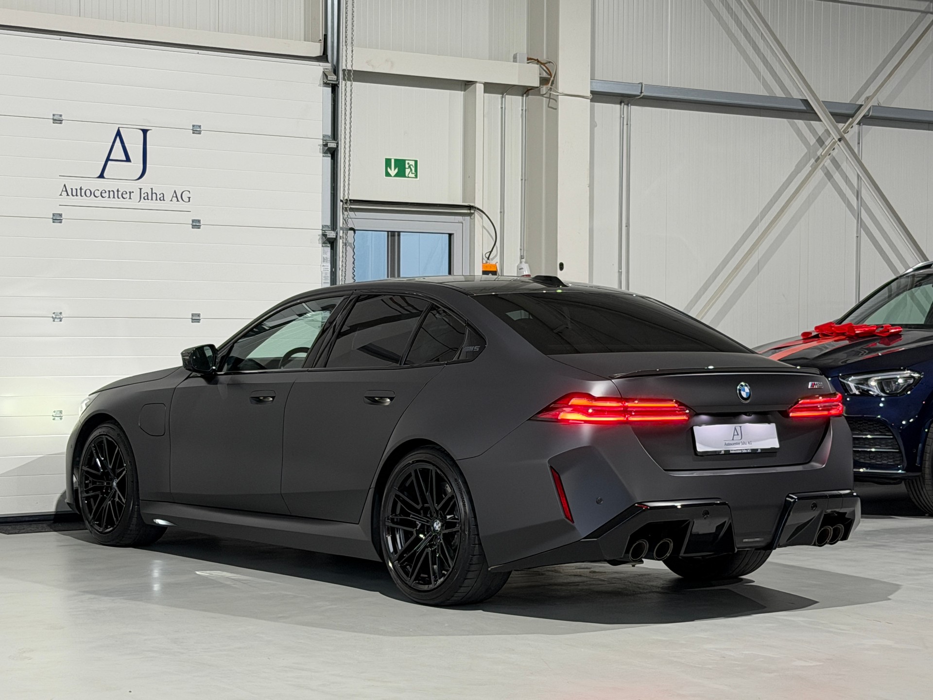 BMW M5 xDrive / CH-Fahrzeug inkl. Werksgarantie 02/2029 / PPF Folie ab Werk / Carbon Pack-image-25