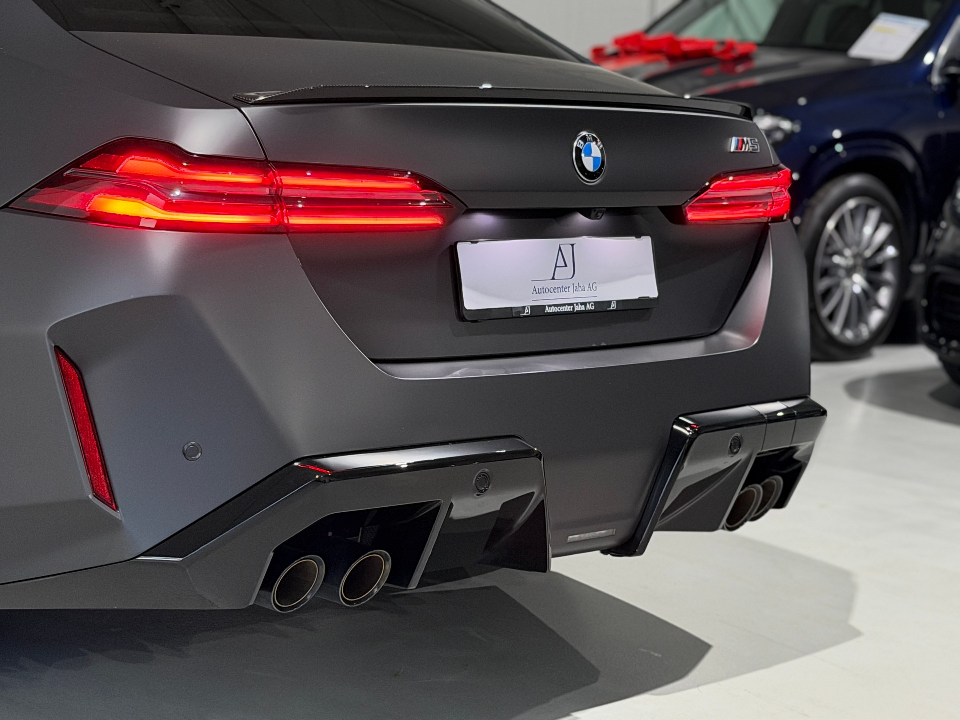 BMW M5 xDrive / CH-Fahrzeug inkl. Werksgarantie 02/2029 / PPF Folie ab Werk / Carbon Pack-image-23