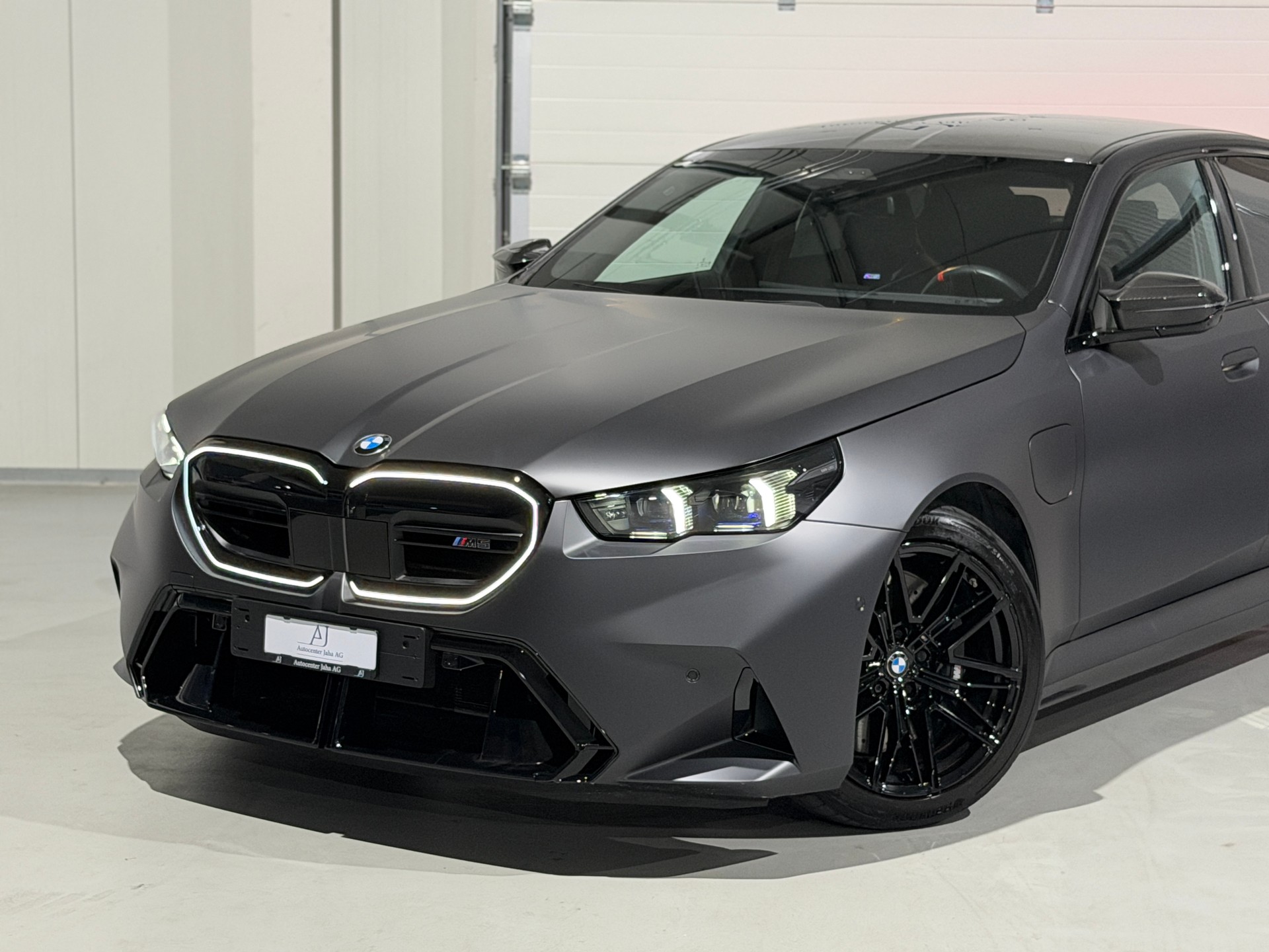BMW M5 xDrive / CH-Fahrzeug inkl. Werksgarantie 02/2029 / PPF Folie ab Werk / Carbon Pack-showroom-element-1