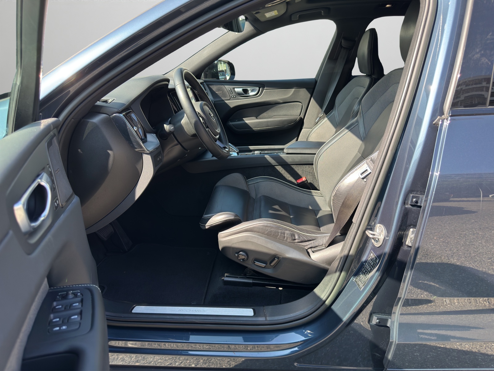 Image VOLVO XC60 XC60 2.0 T6 TE Ultimate Dark eAWD