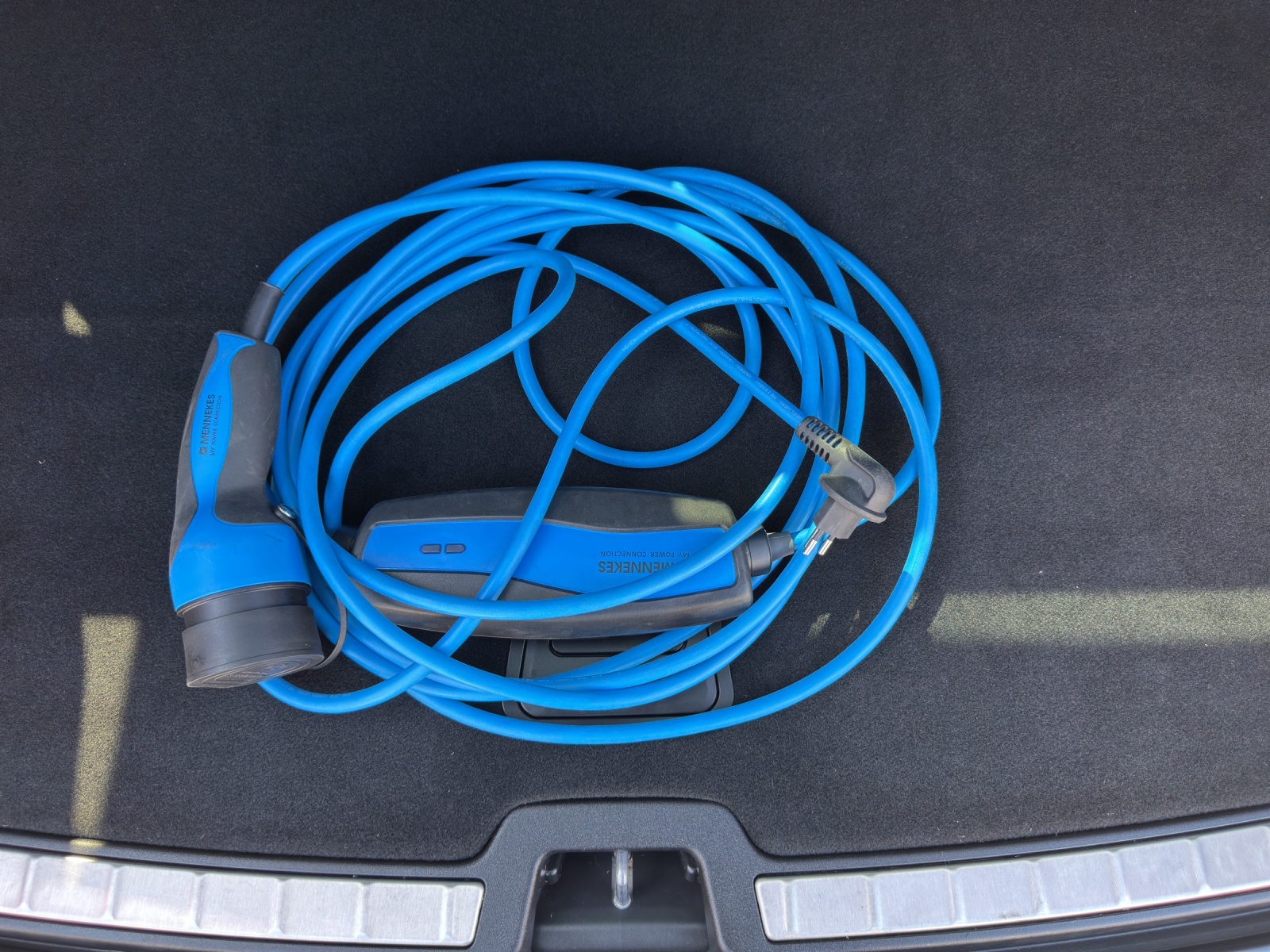 VOLVO XC60 2.0 T6 TE Ultimate Dark eAWD-image-25