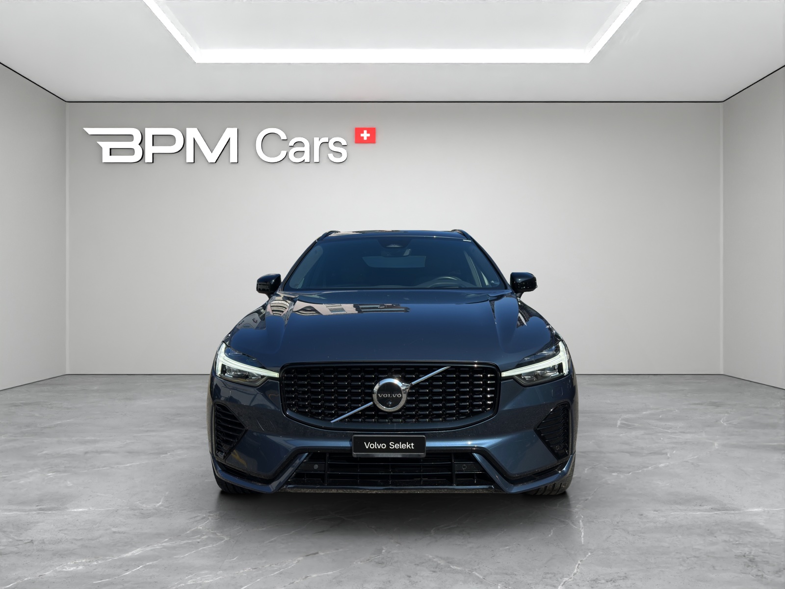 VOLVO XC60 2.0 T6 TE Ultimate Dark eAWD-showroom-element-1