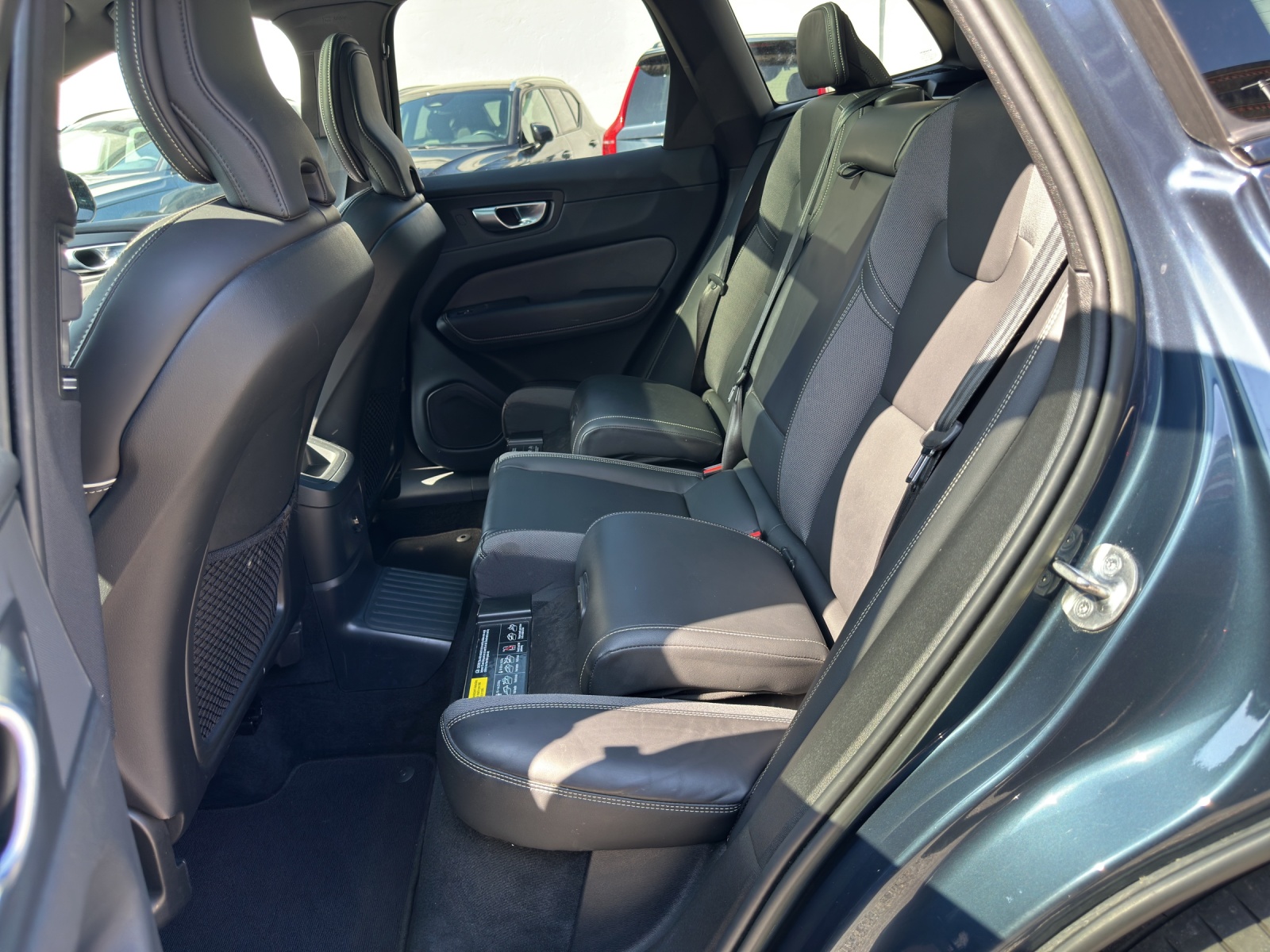 VOLVO XC60 2.0 T6 TE Ultimate Dark eAWD-image-22