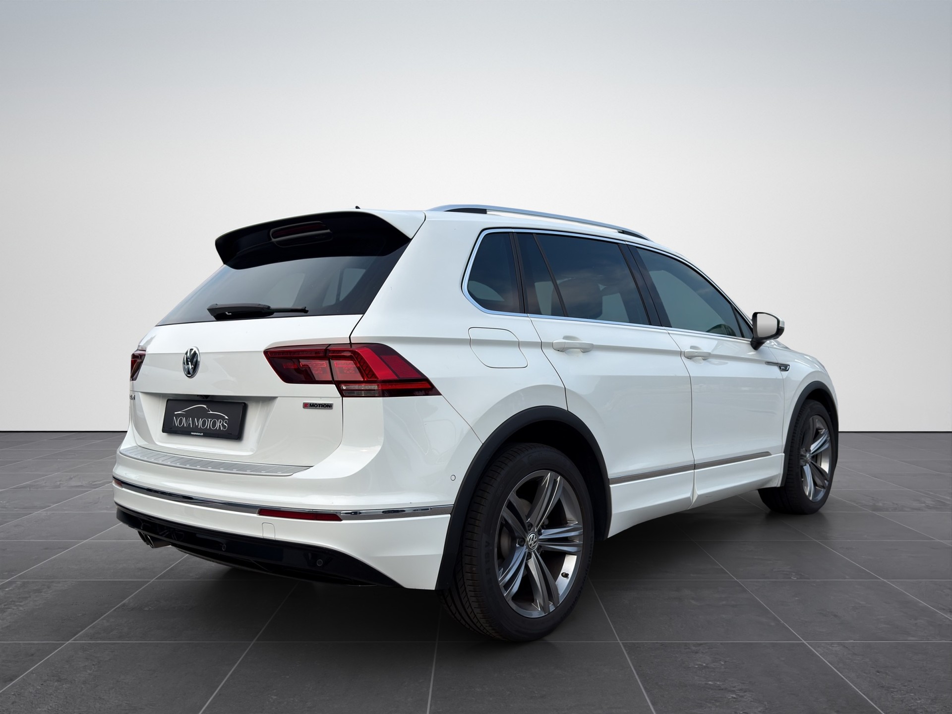 VW Tiguan 2.0TSI Highline 4Motion DSG-image-5