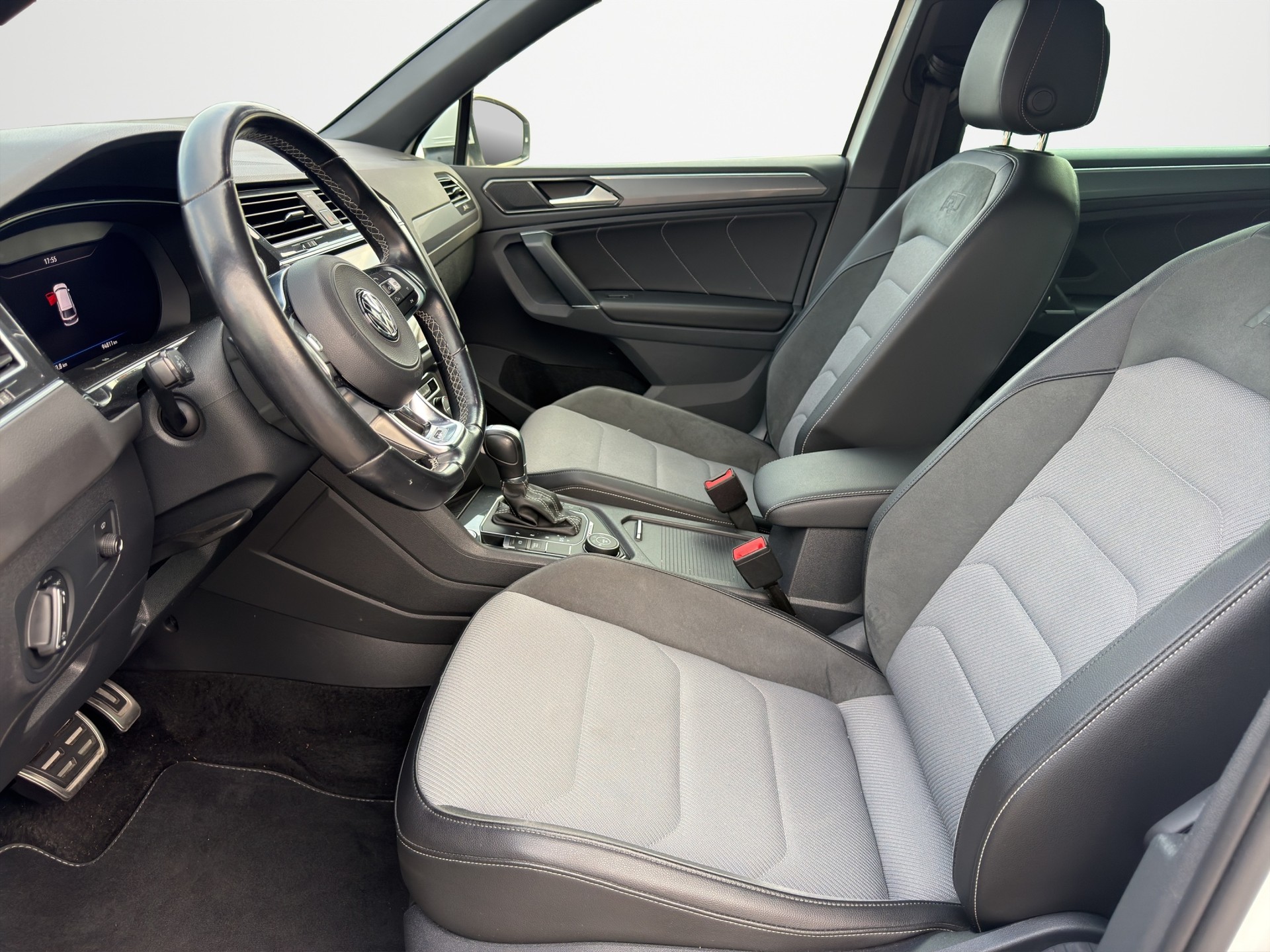 VW Tiguan 2.0TSI Highline 4Motion DSG-image-9