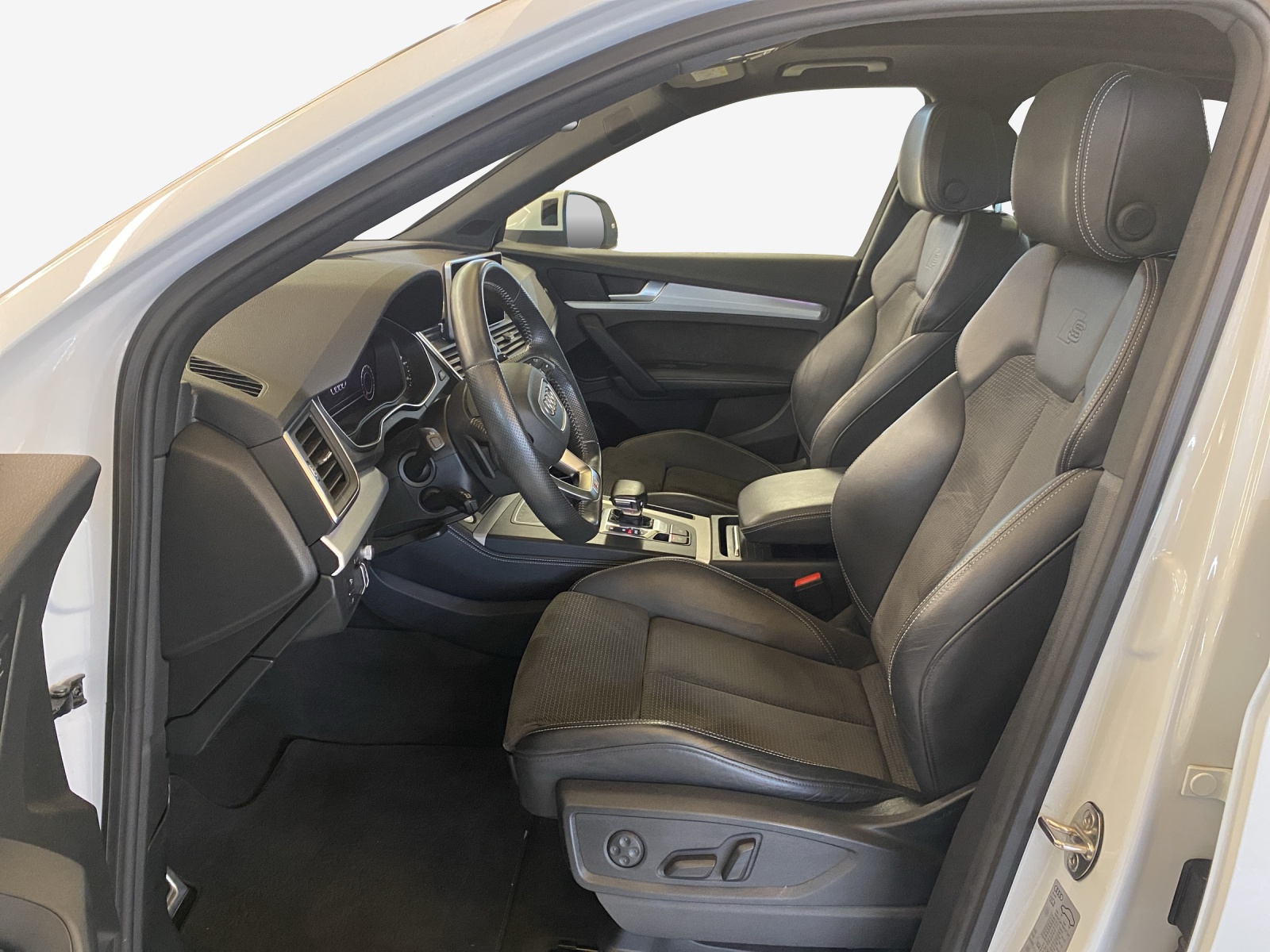 AUDI Q5 40 TDI sport quattro S-tronic-image-7