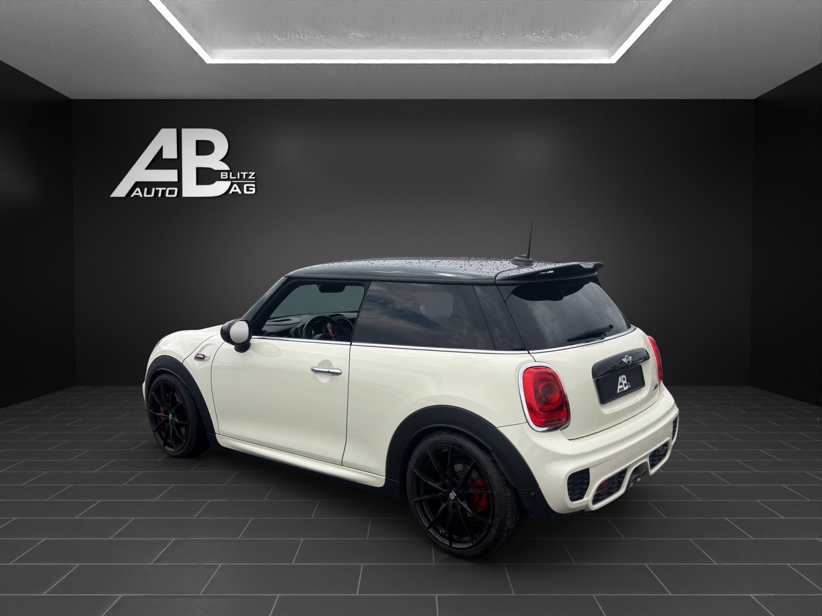 MINI Cooper John Cooper Works Steptronic mit 231 PS-image-2