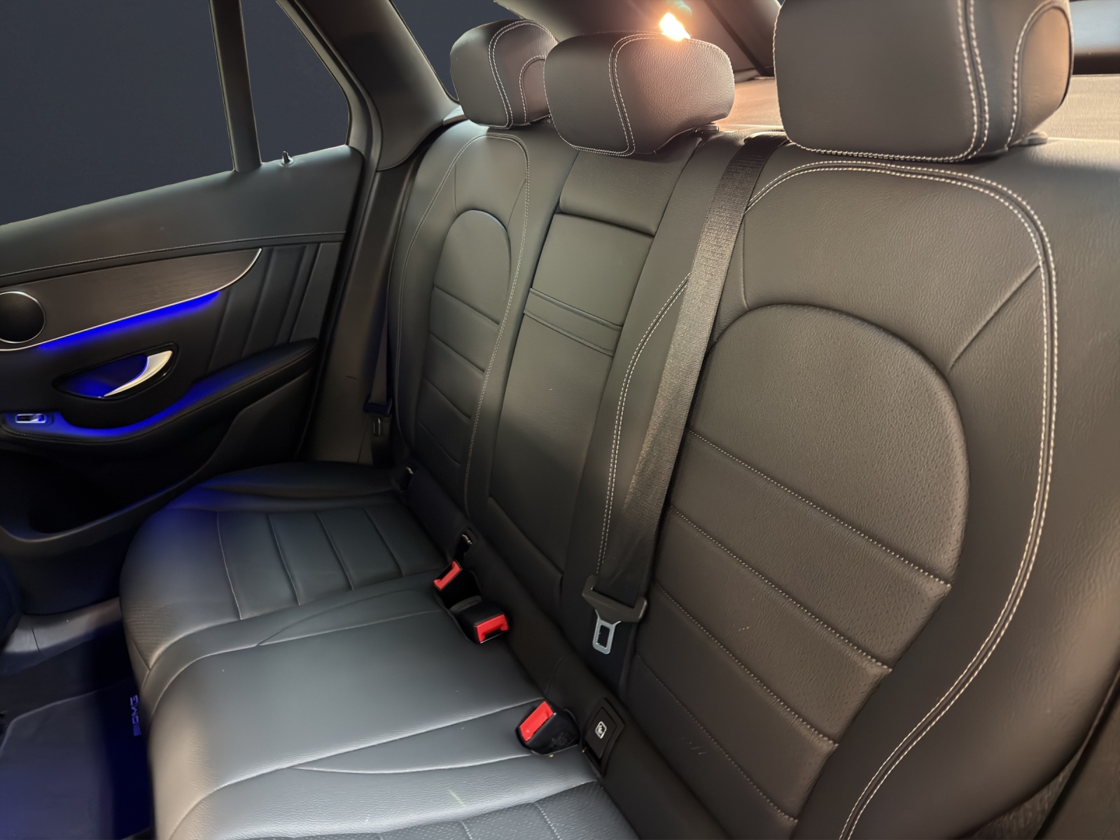 MERCEDES-BENZ GLC 300 AMG Line 4Matic-image-16