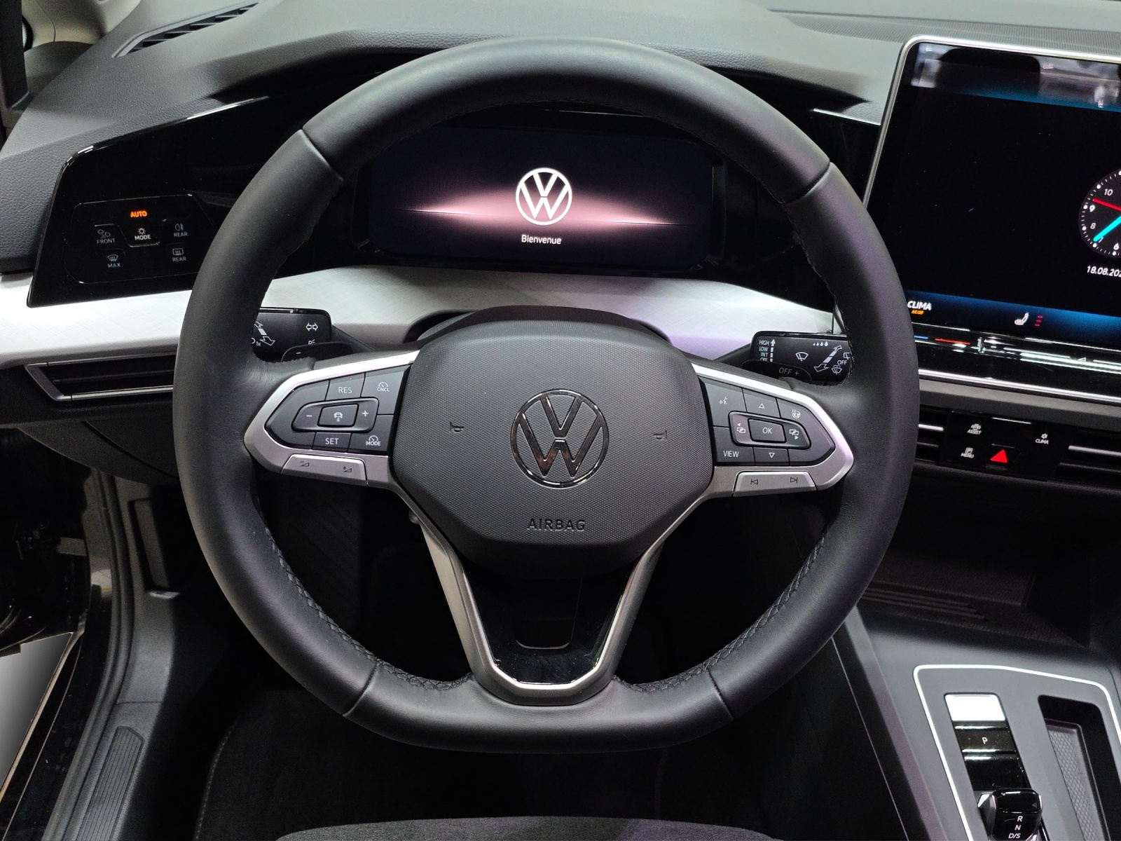 VW Golf 1.5 e TSI mHEV United DSG-image-9