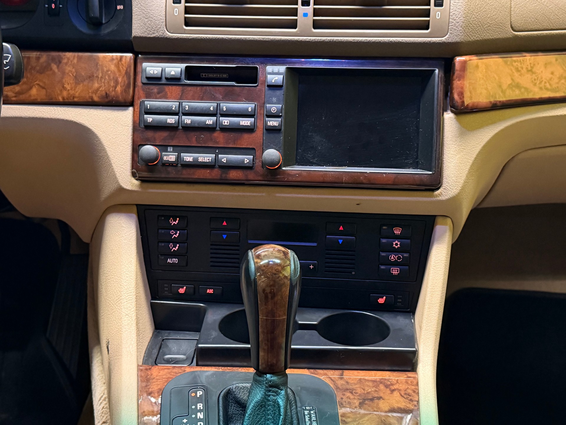 BMW 523i-image-15