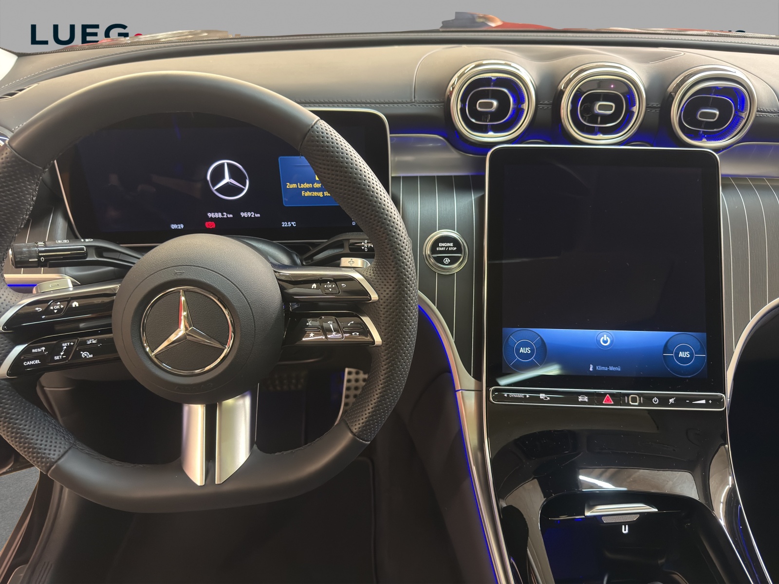 MERCEDES-BENZ GLC 300 4M - Coupé - AMG / DISTRONIC / 360 Grad Kamera / DIGITAL Light-image-10