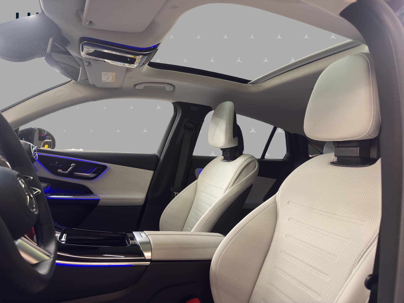 MERCEDES-BENZ GLC 300 4M - Coupé - AMG / DISTRONIC / 360 Grad Kamera / DIGITAL Light-image-8