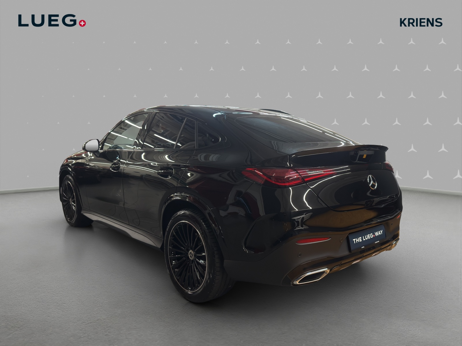 MERCEDES-BENZ GLC 300 4M - Coupé - AMG / DISTRONIC / 360 Grad Kamera / DIGITAL Light-image-2