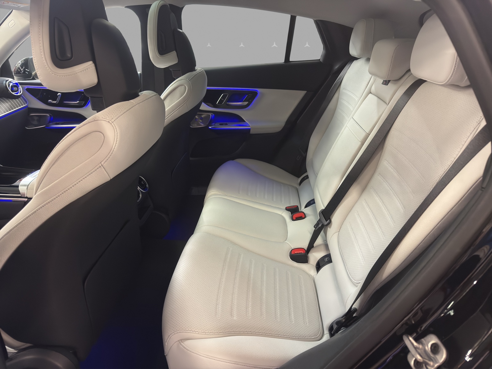MERCEDES-BENZ GLC 300 4M - Coupé - AMG / DISTRONIC / 360 Grad Kamera / DIGITAL Light-image-13