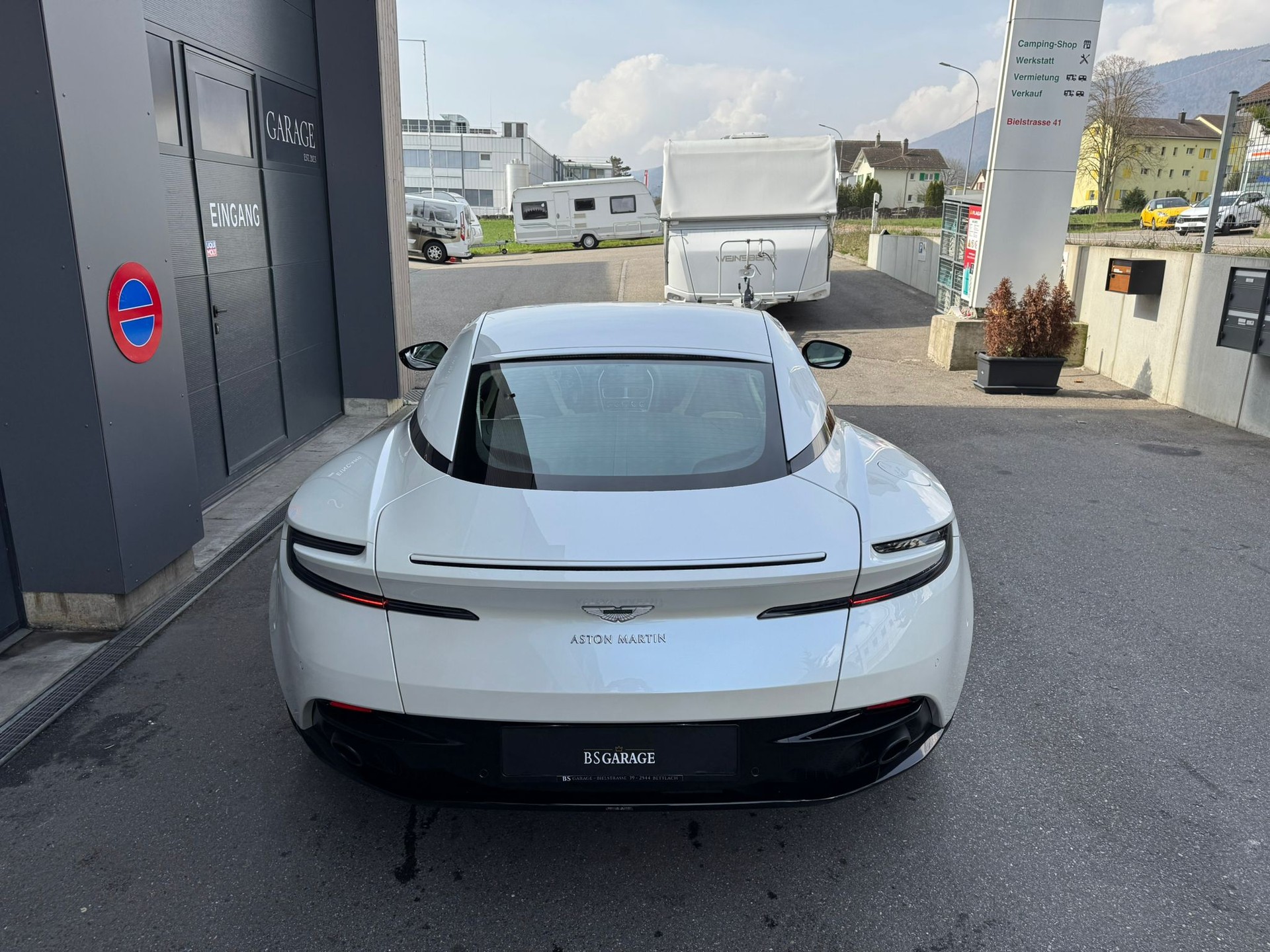 ASTON MARTIN DB11-image-7