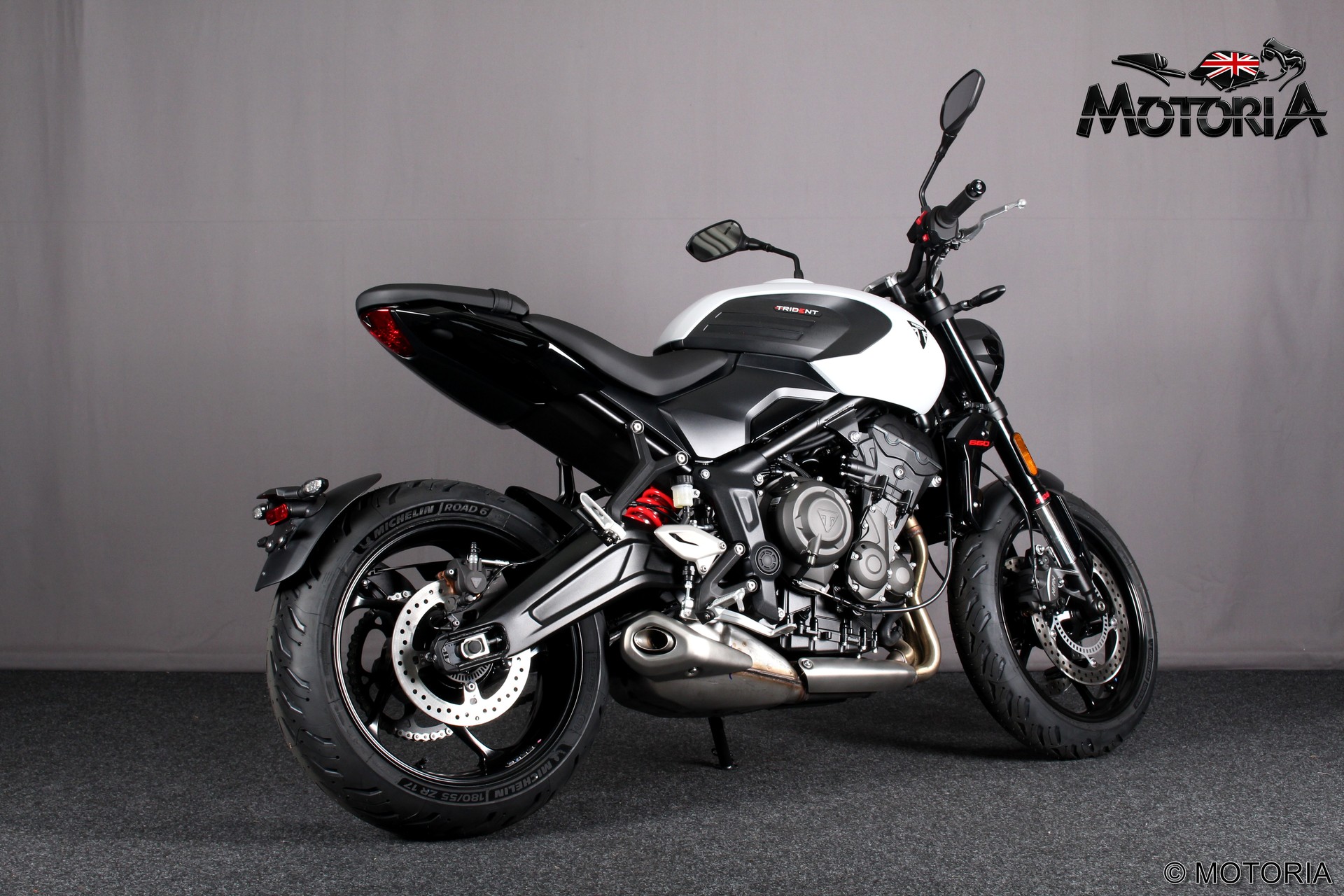 TRIUMPH Trident 660 (35kW)-showroom-element-2