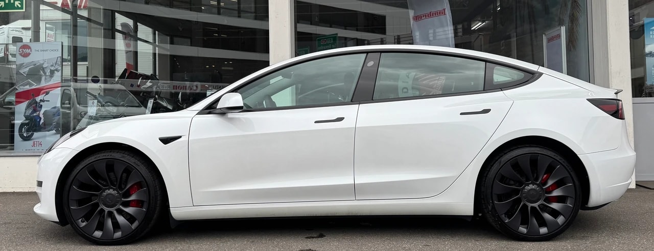 TESLA Model 3 Performance Dual Motor AWD-image-2