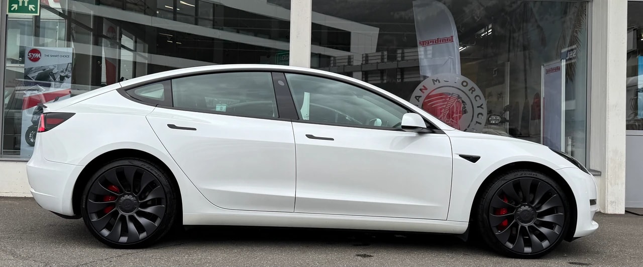 TESLA Model 3 Performance Dual Motor AWD-image-1