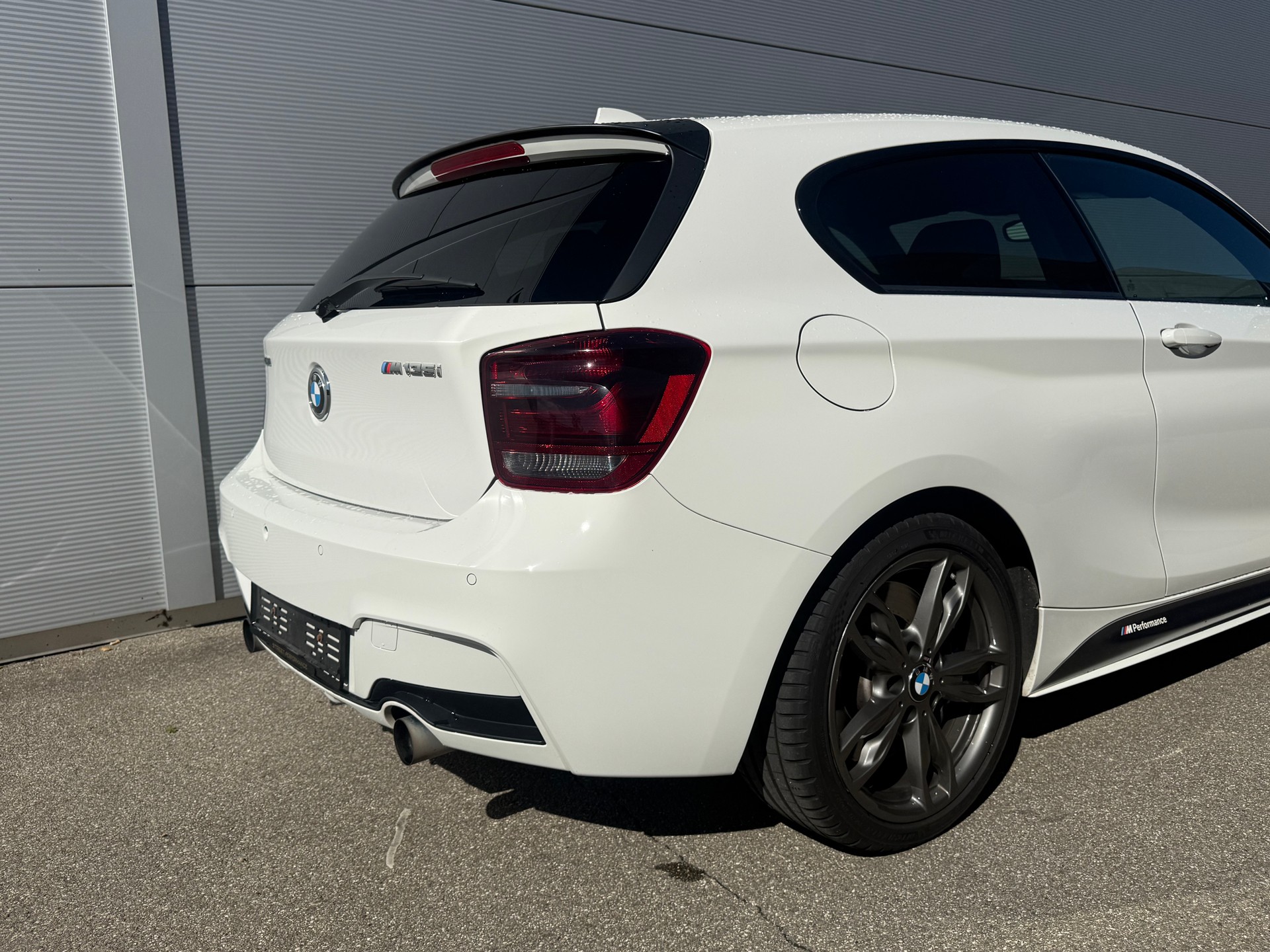 BMW M135i xDrive Steptronic-image-4