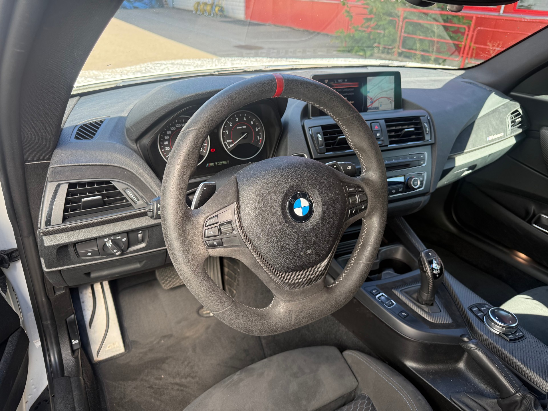 BMW M135i xDrive Steptronic-image-6