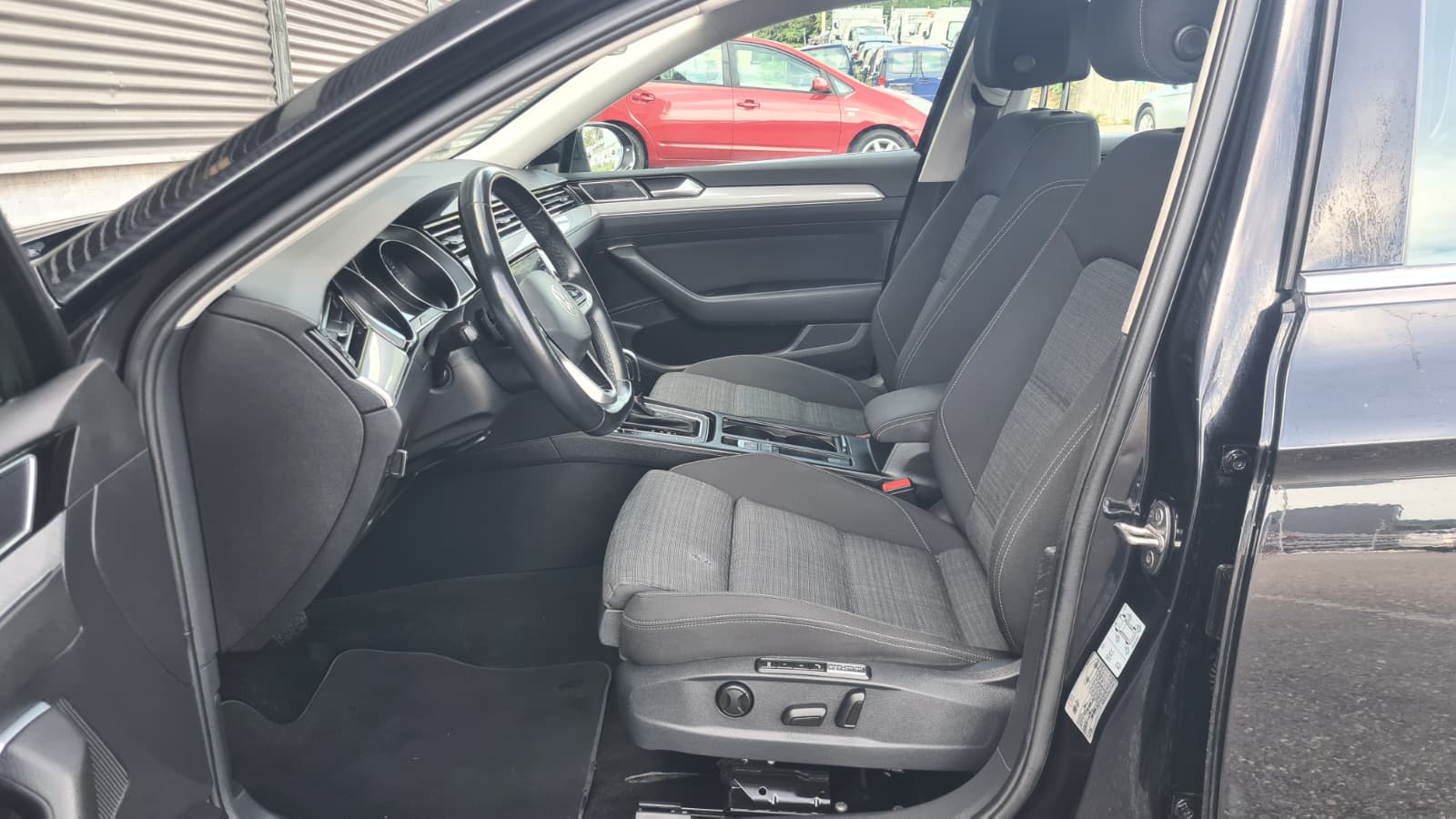 VW Passat Variant 2.0 TDI Business DSG ** Gr-Navi **RF-Kamera ** Anh-Kupplung ** Sitzmemory ** ACC ** Frisch Ab MFK & Service **-image-19
