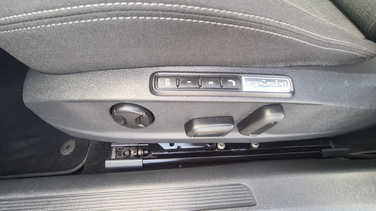 VW Passat Variant 2.0 TDI Business DSG ** Gr-Navi **RF-Kamera ** Anh-Kupplung ** Sitzmemory ** ACC ** Frisch Ab MFK & Service **-image-11