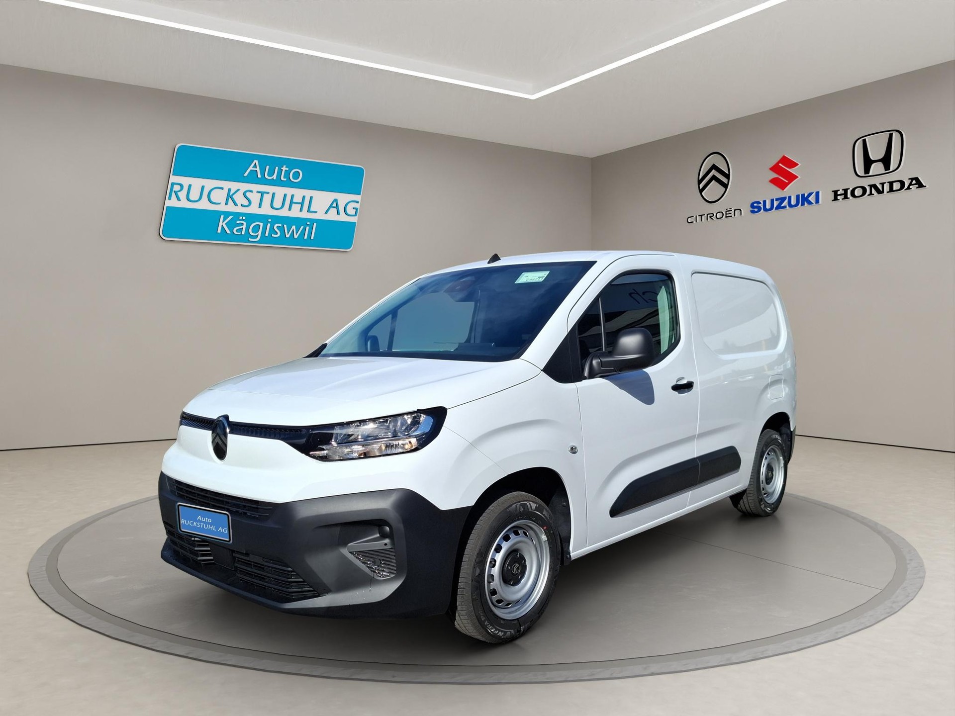 CITROEN Citroën Berlingo M 1.2 PureTech 110 First S/S-image-0