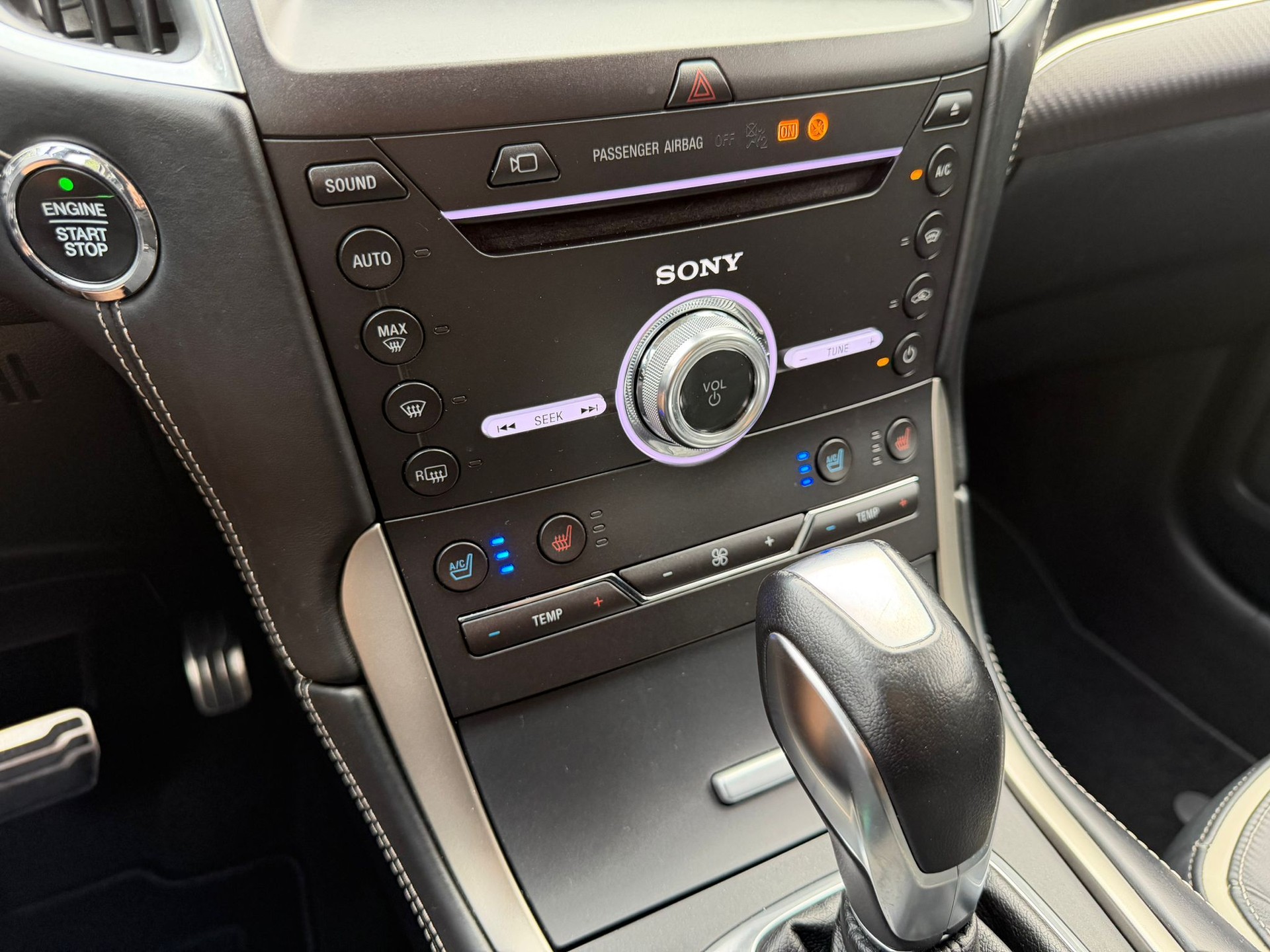 FORD S-Max 2.0 TDCi Vignale AWD PowerShift-image-17