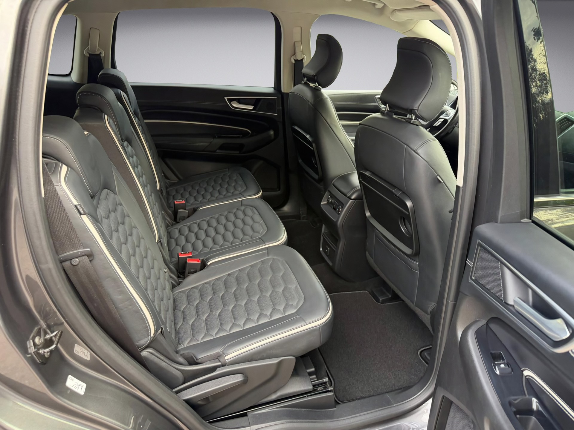 FORD S-Max 2.0 TDCi Vignale AWD PowerShift-image-12