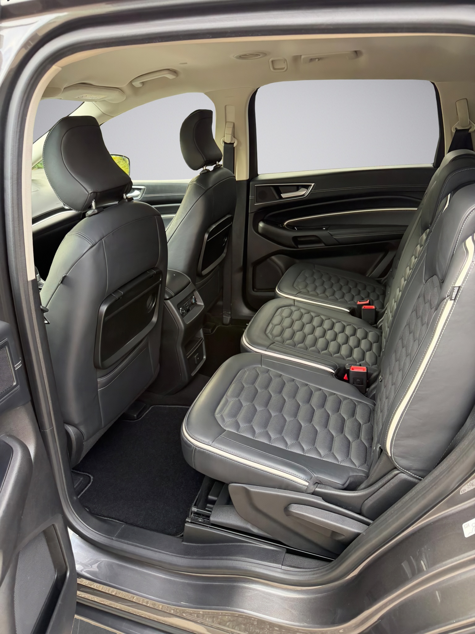 FORD S-Max 2.0 TDCi Vignale AWD PowerShift-image-9