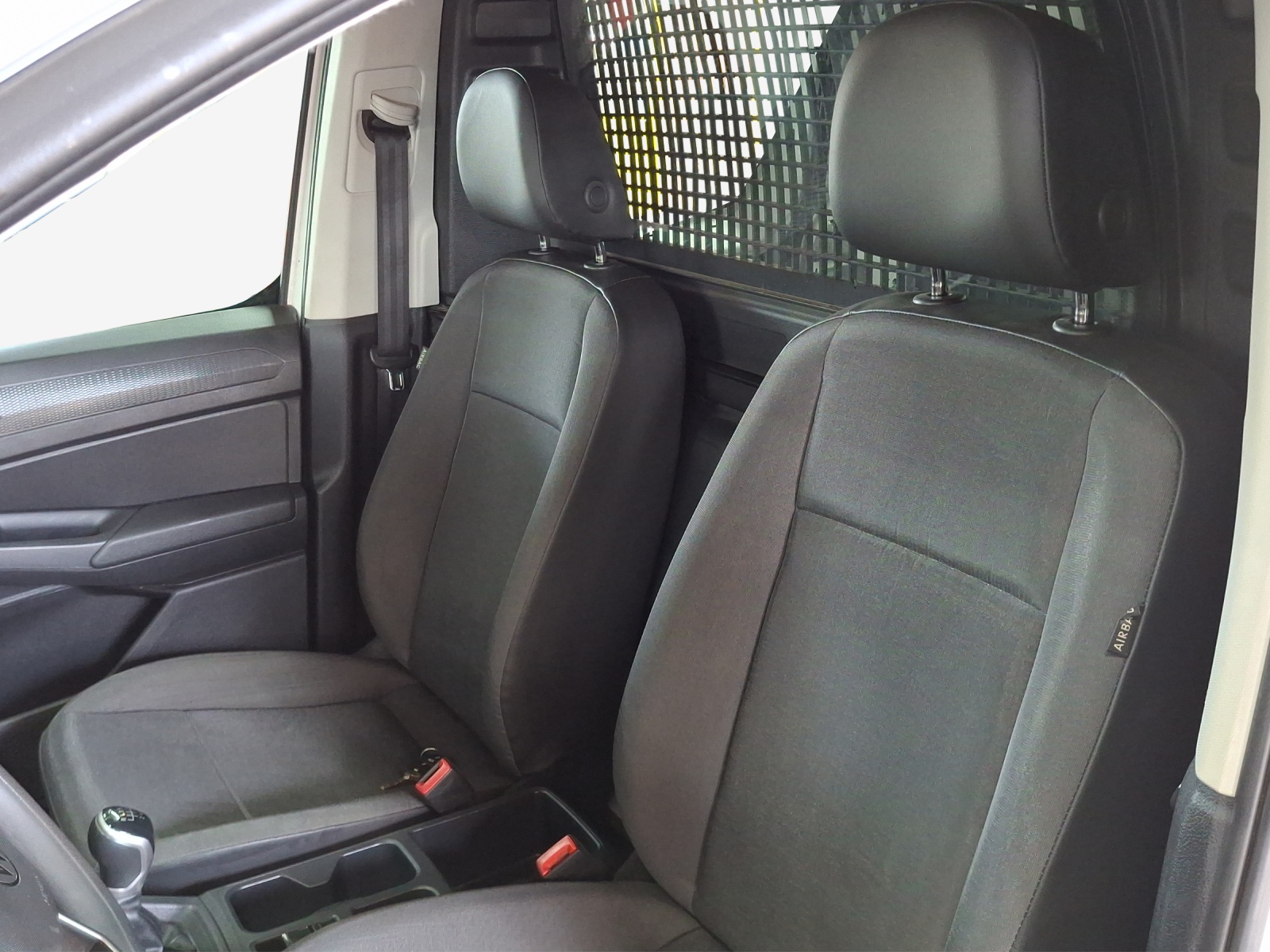 VW Caddy Cargo 2.0TDI-image-11