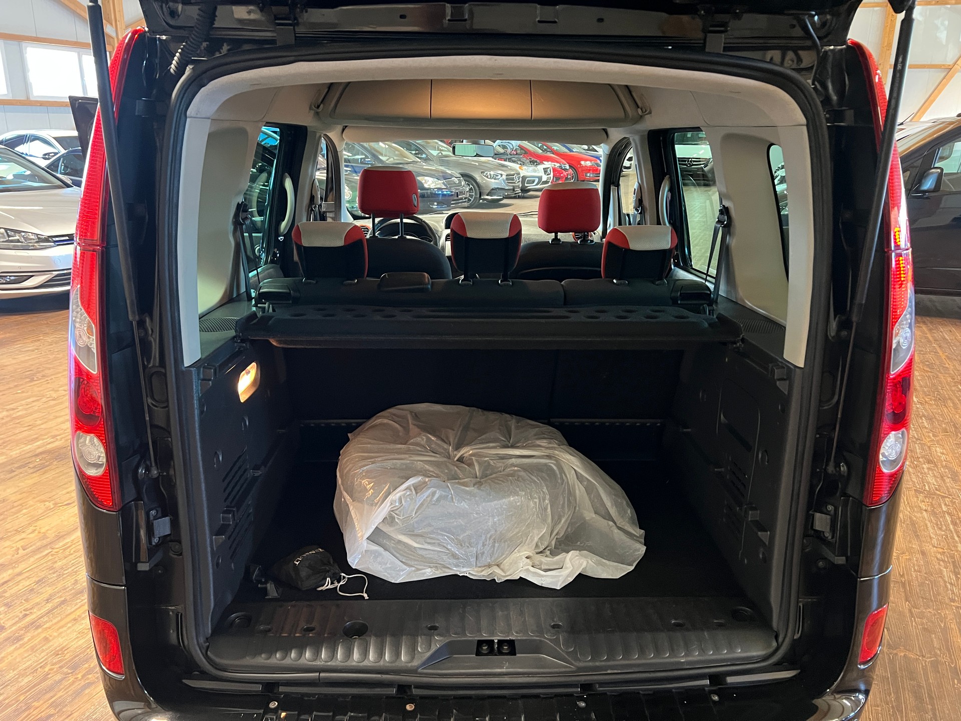 RENAULT Kangoo 1.6 16V Expression Automatic-image-14