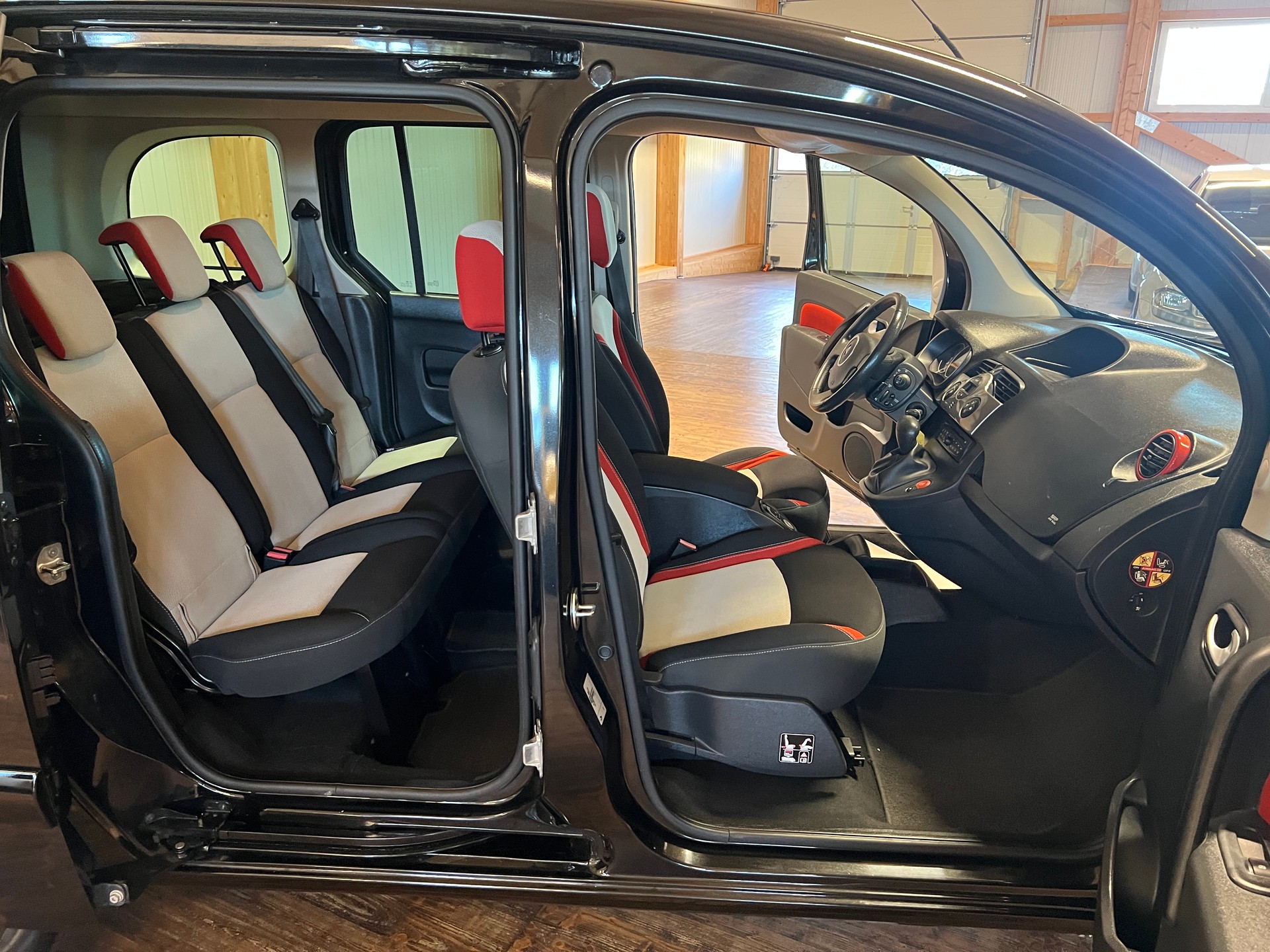 RENAULT Kangoo 1.6 16V Expression Automatic-image-13