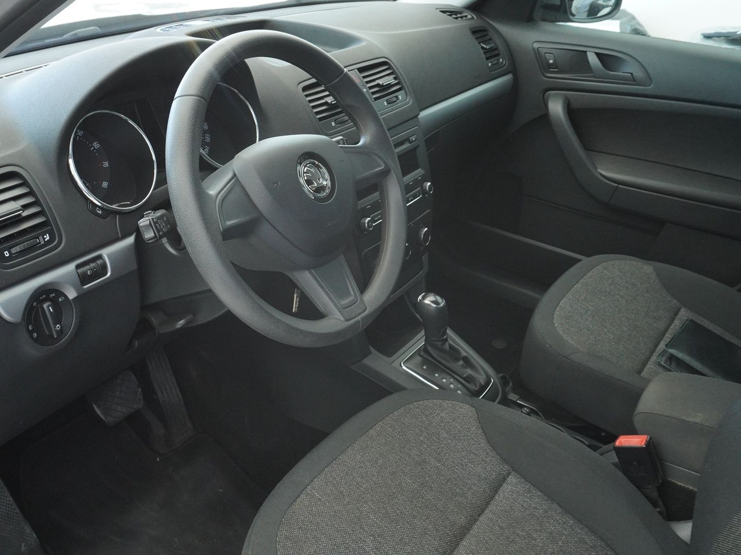 SKODA Yeti 1.4 TSI Active 4x2 DSG-image-2