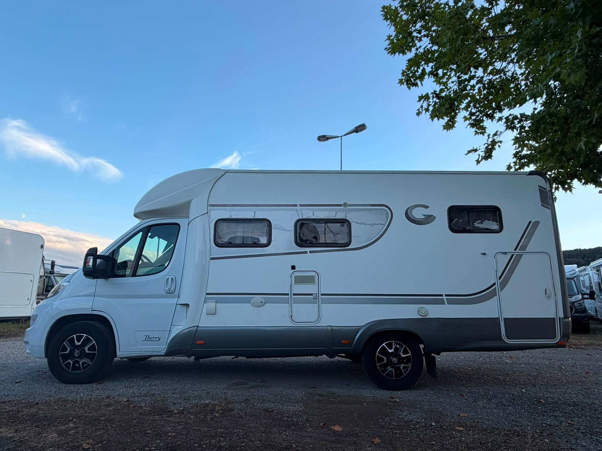 CITROEN ***GIOTTILINE THERRY 32B***LÄNGSBETT***HUBBETT***5-REISEPLÄTZE***-image-2