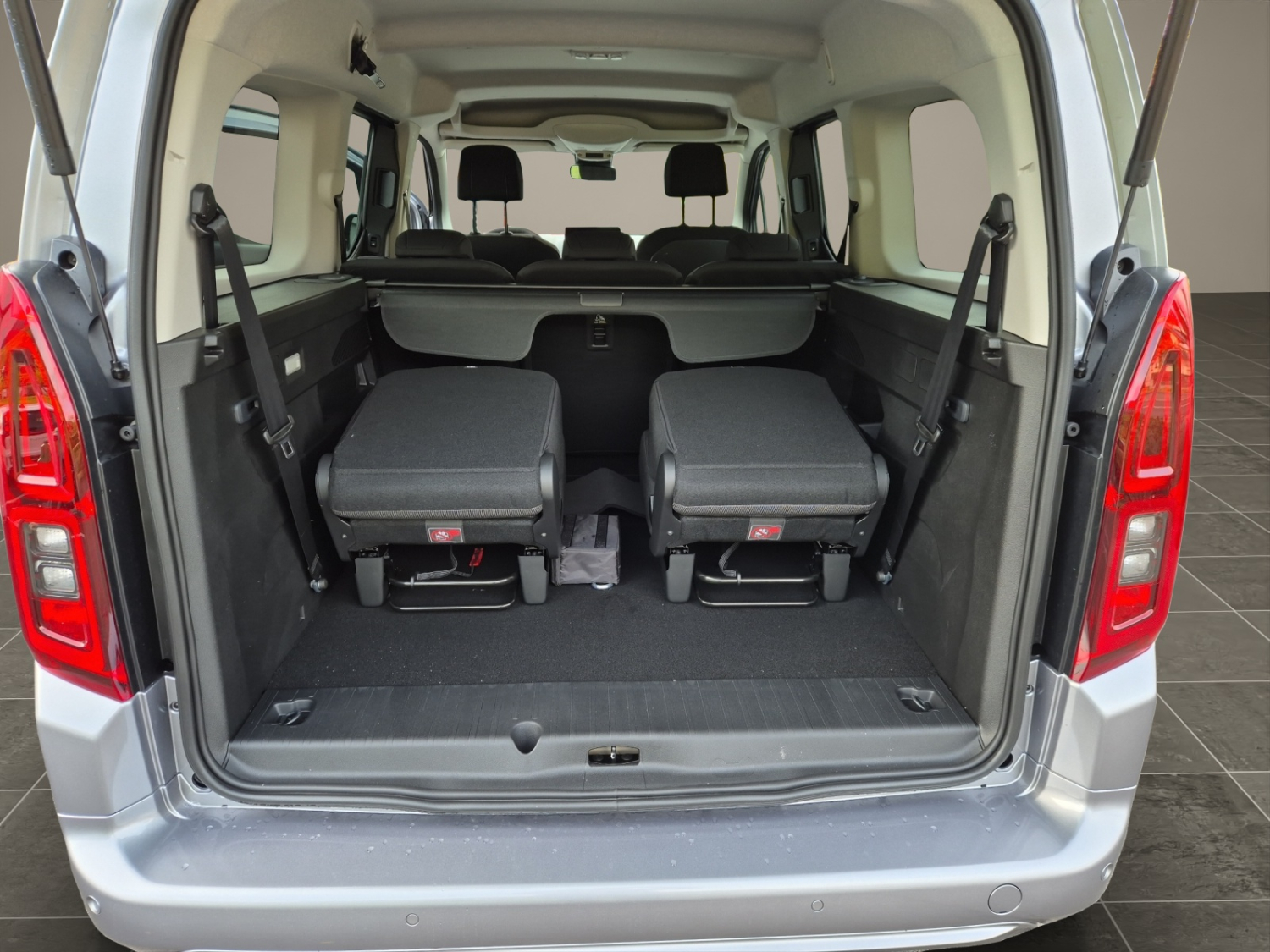 TOYOTA Proace City Verso L2 1.5 HDi 130 Trend-image-10