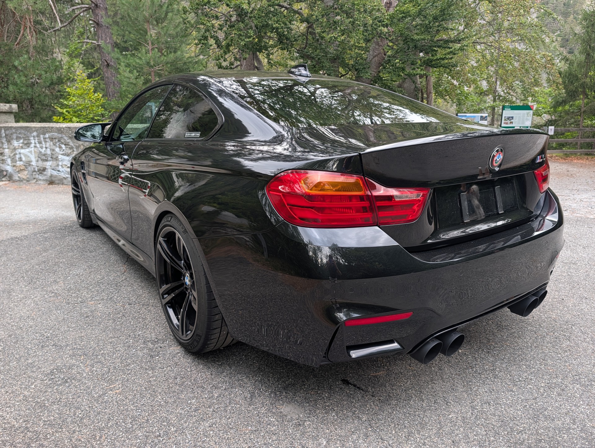BMW M4-image-2