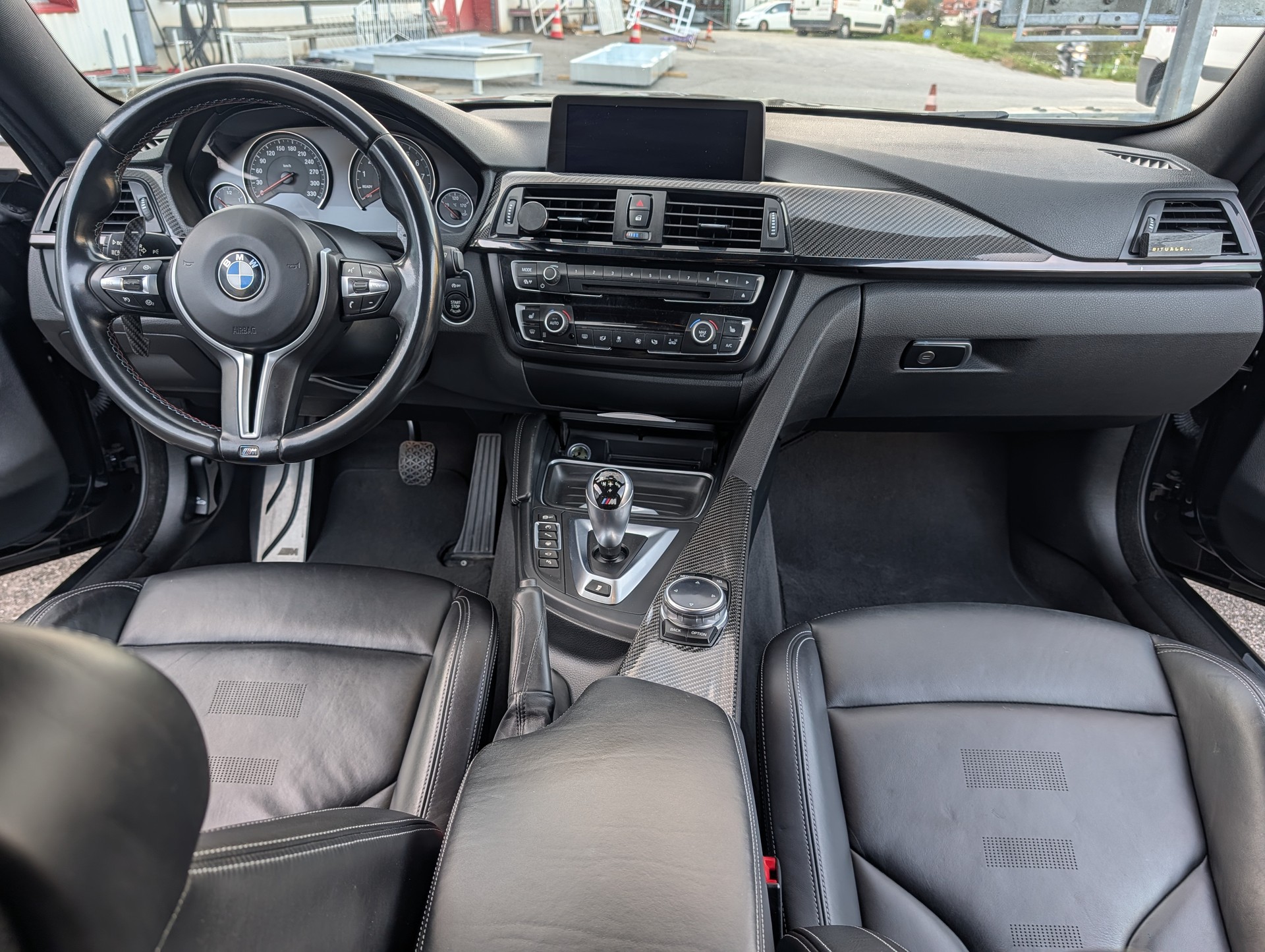 BMW M4-image-5