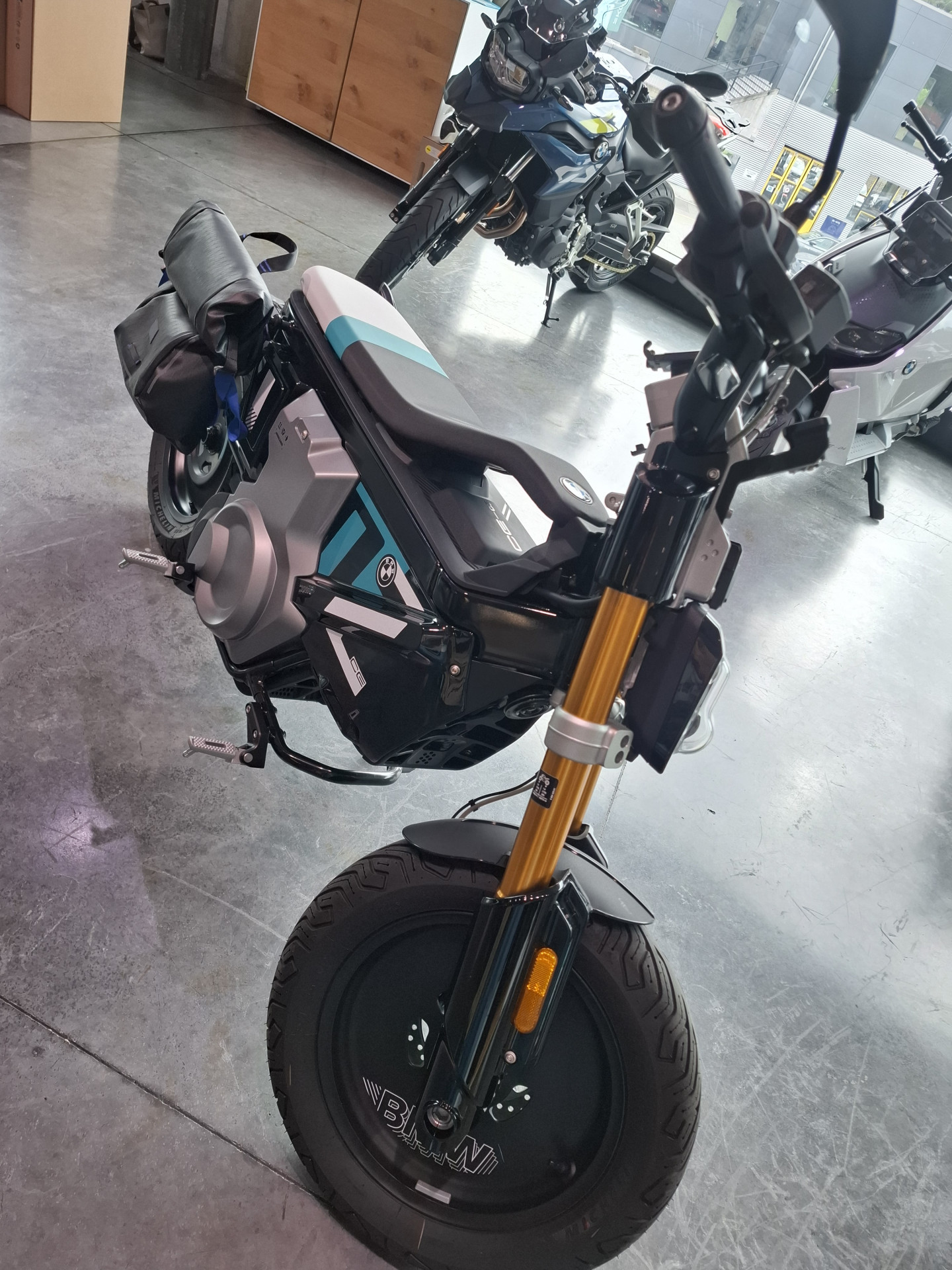 BMW CE 02 Highline-image-7