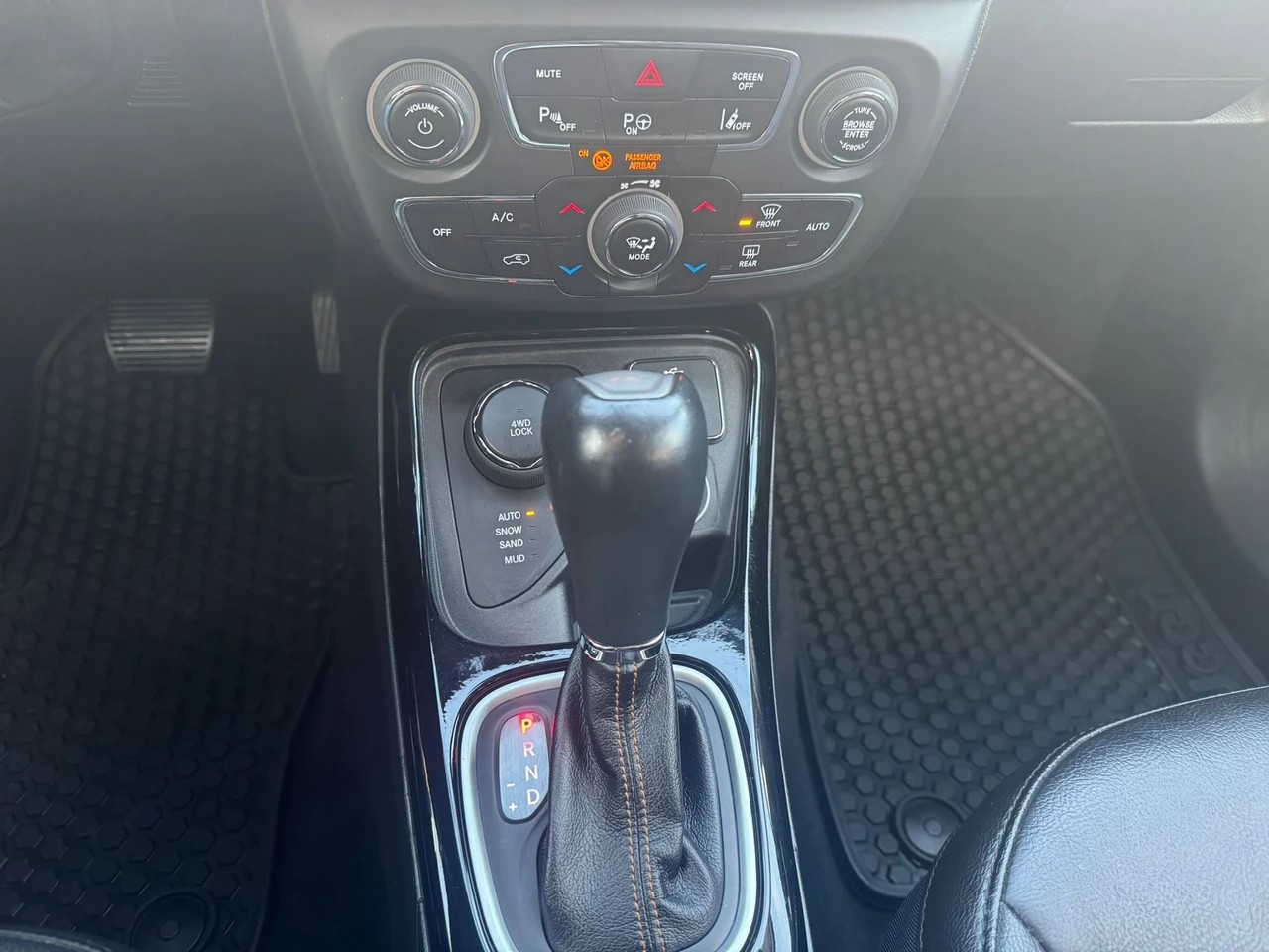 JEEP Compass 1.4 Turbo Limited AWD 9ATX-image-13