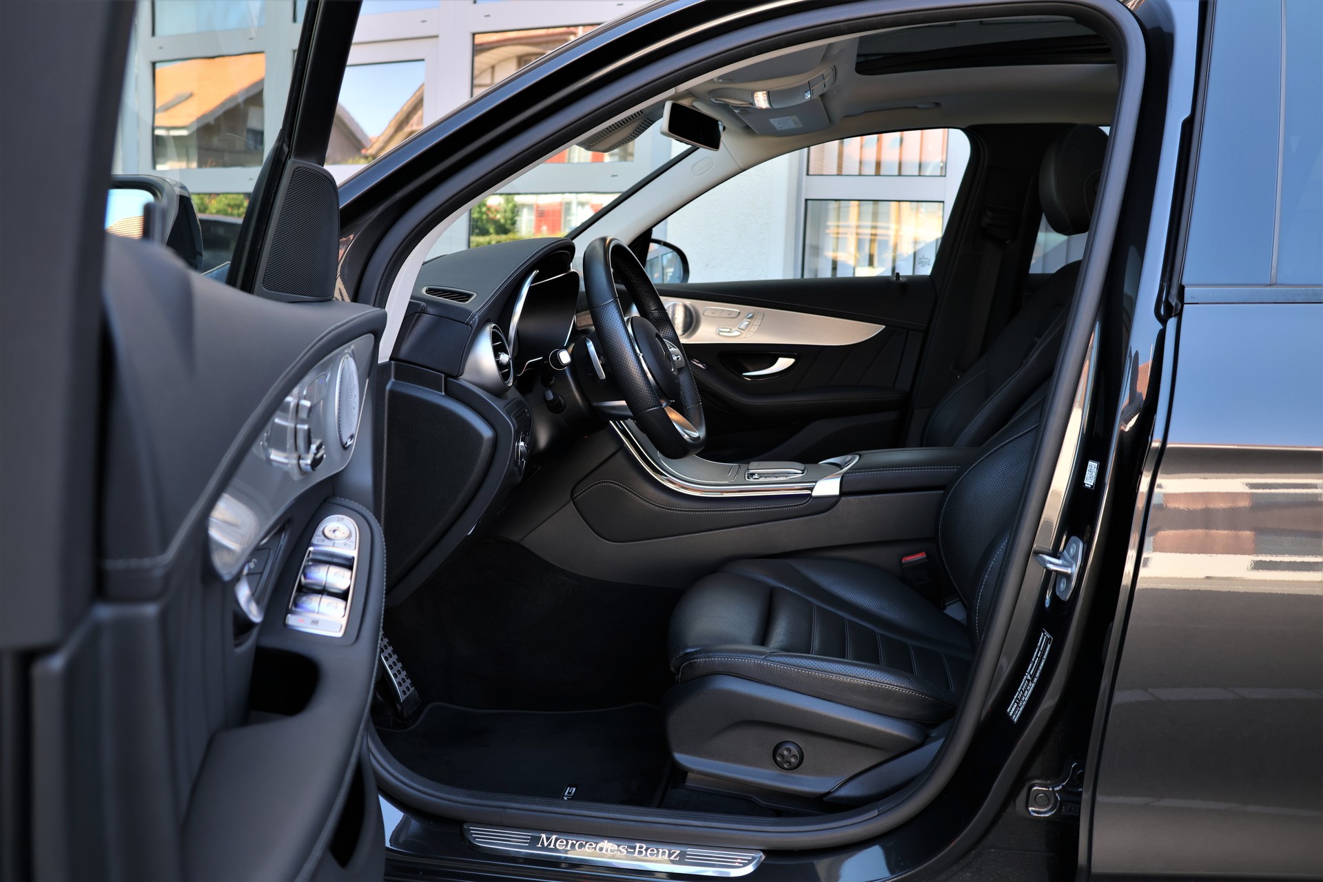 MERCEDES-BENZ GLC 220 d AMG Line 4Matic 9G-Tronic (CH)-image-6