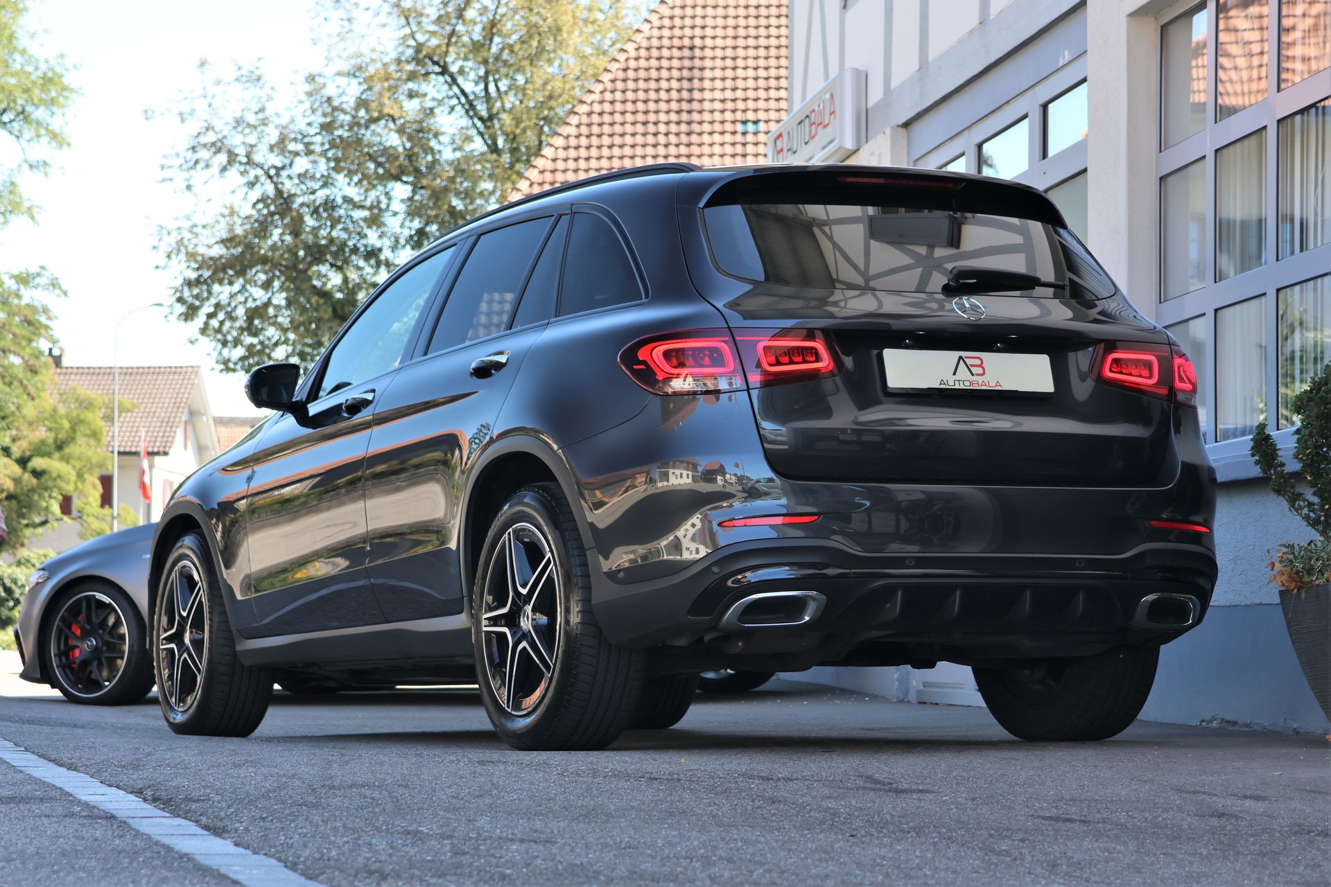 MERCEDES-BENZ GLC 220 d AMG Line 4Matic 9G-Tronic (CH)-image-1