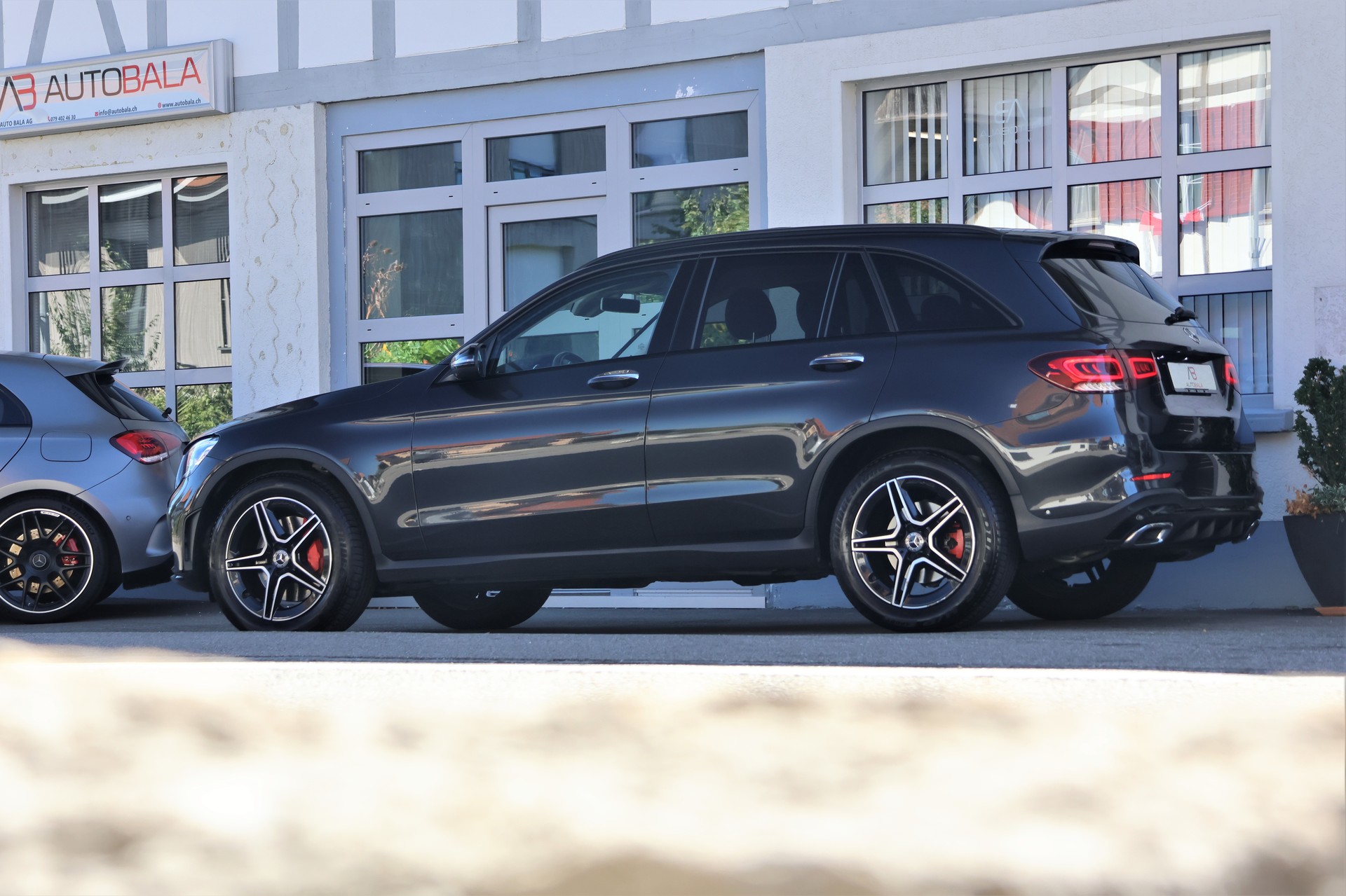 MERCEDES-BENZ GLC 220 d AMG Line 4Matic 9G-Tronic (CH)-image-2