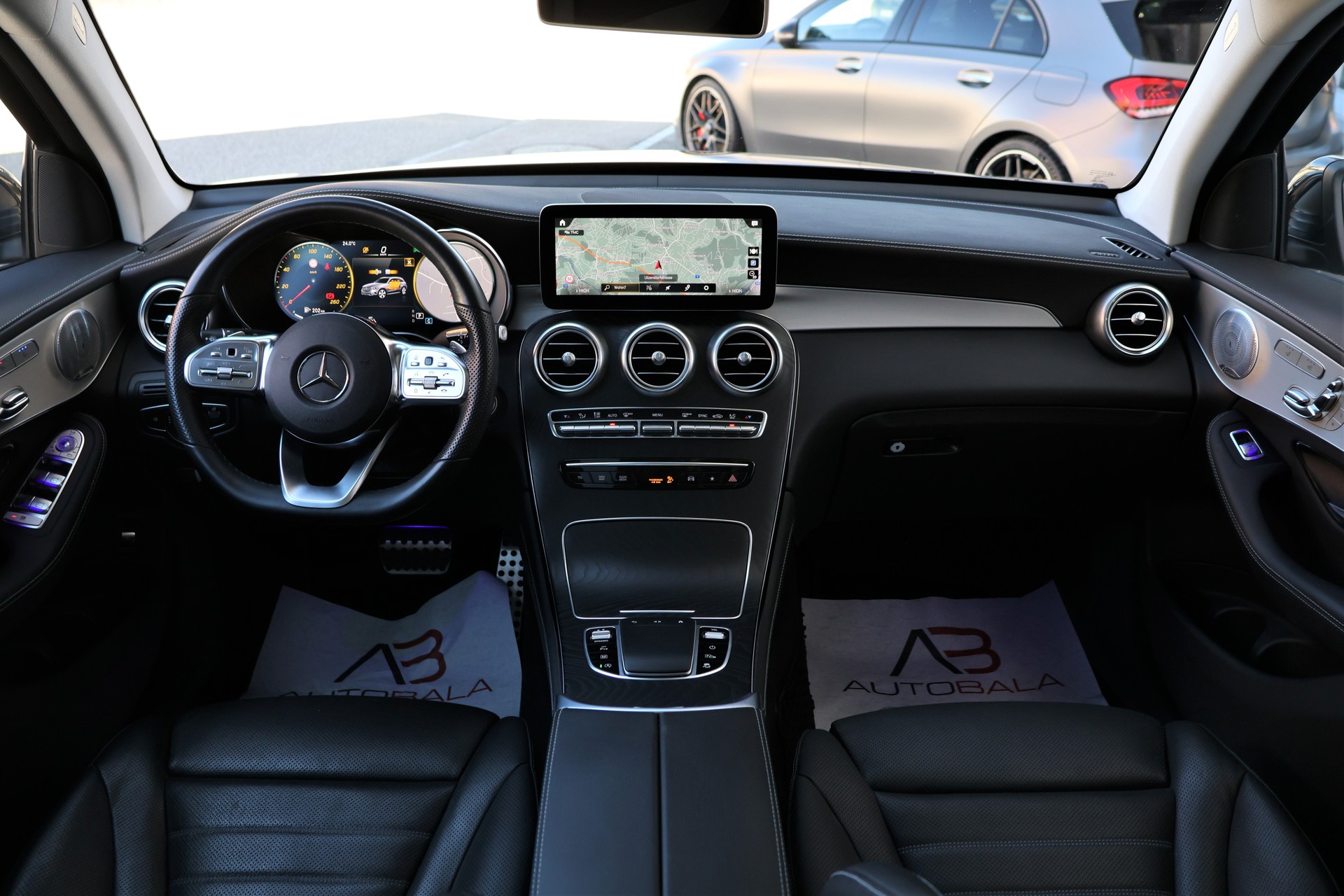 MERCEDES-BENZ GLC 220 d AMG Line 4Matic 9G-Tronic (CH)-image-12